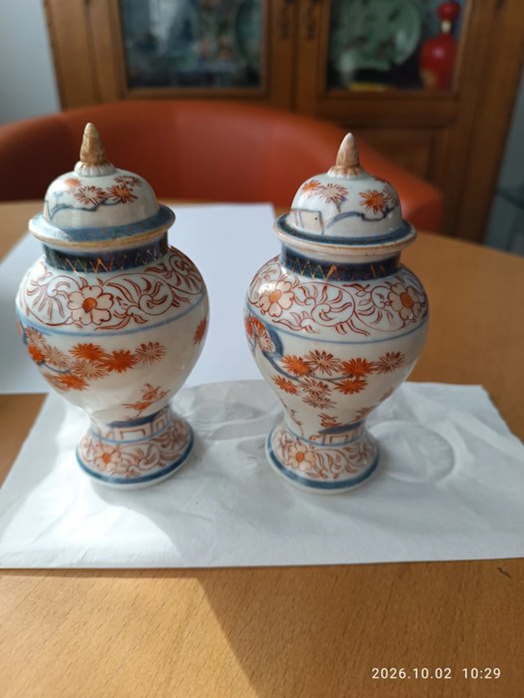 Pair of small general vases (miniature) in Chinese porcelain