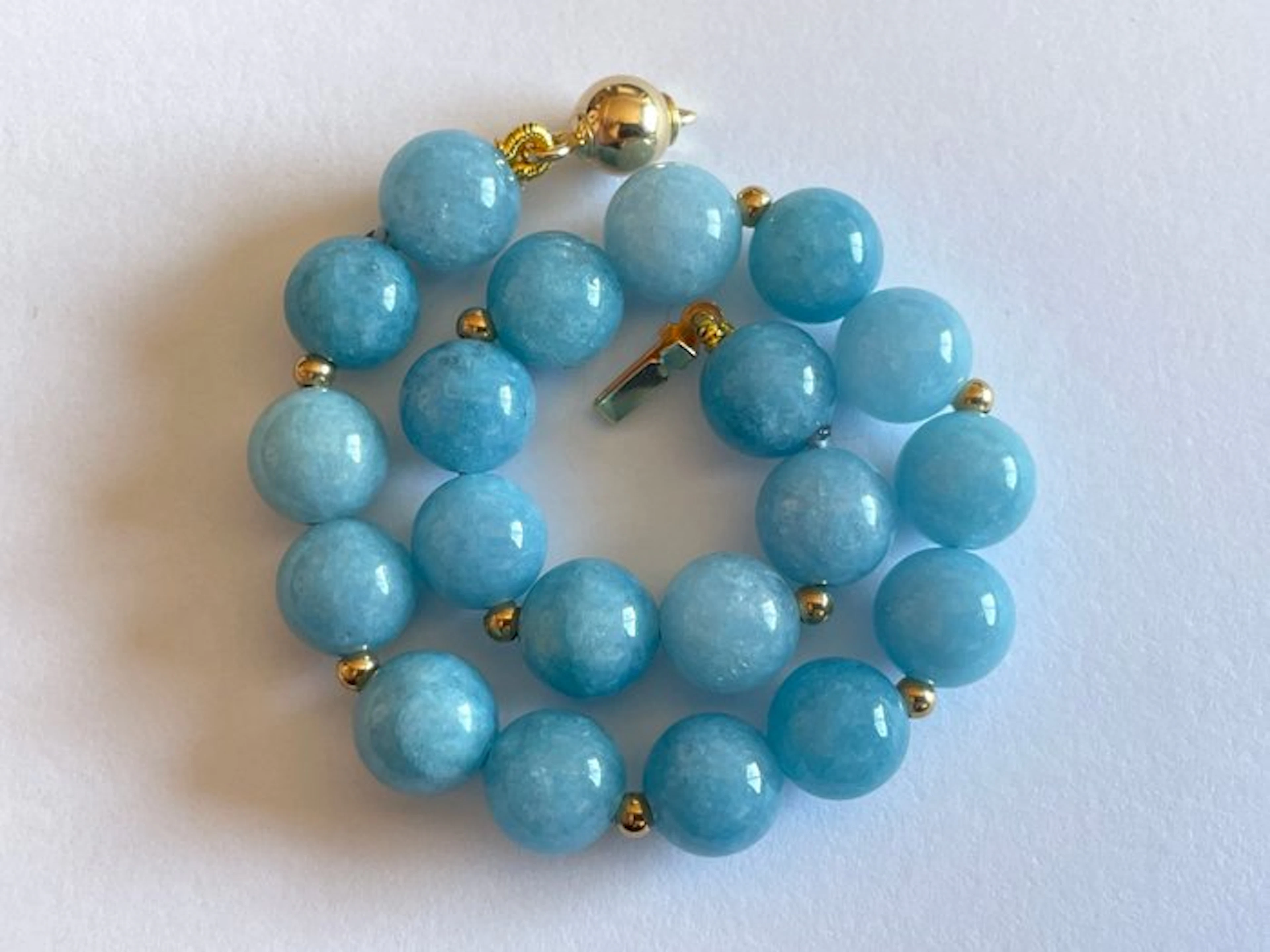 18 Carats (750) Gold - 68.85 Cts Aquamarine - Bracelet