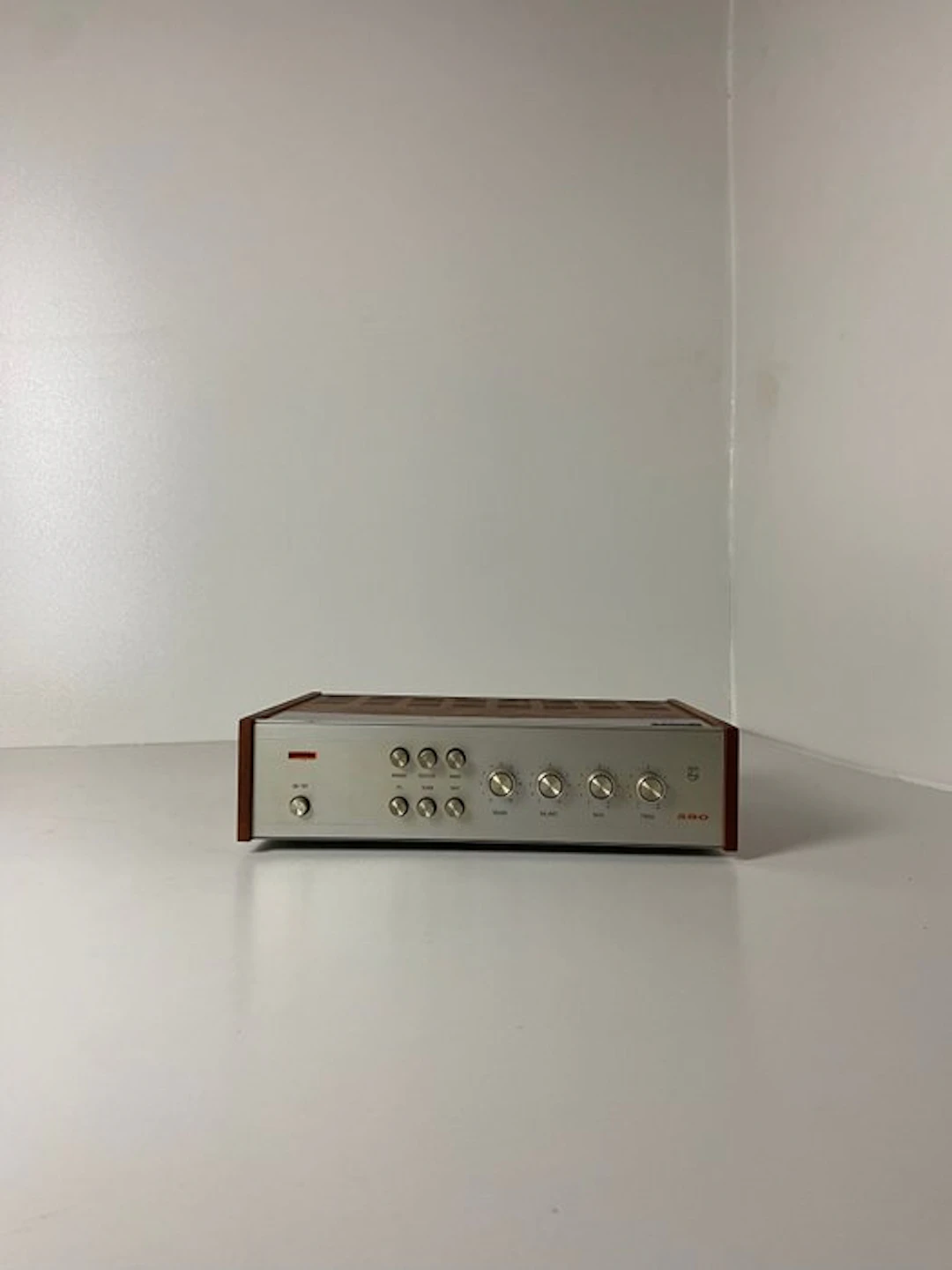 Philips - 590 Solid state integrated amplifier
