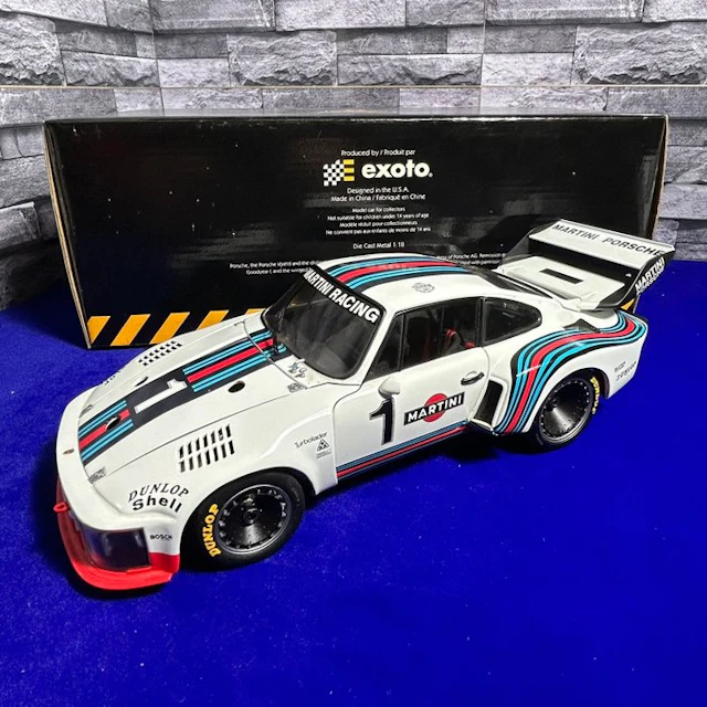 Exoto 1:18 - Model race car - Exoto Racing Legends...