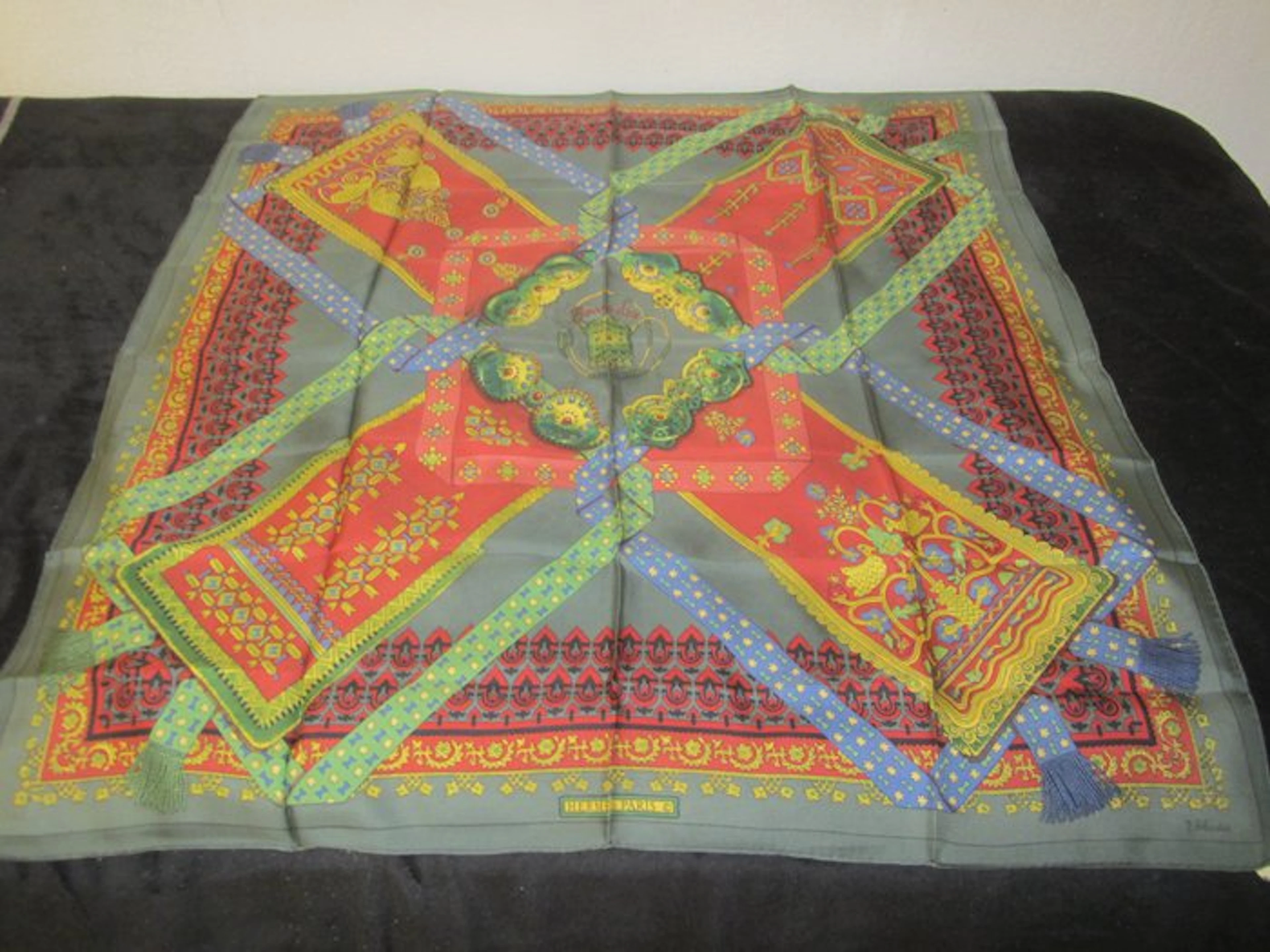 Hermès - Brins d'or DE J ABADIE DE 1982 - Foulard
