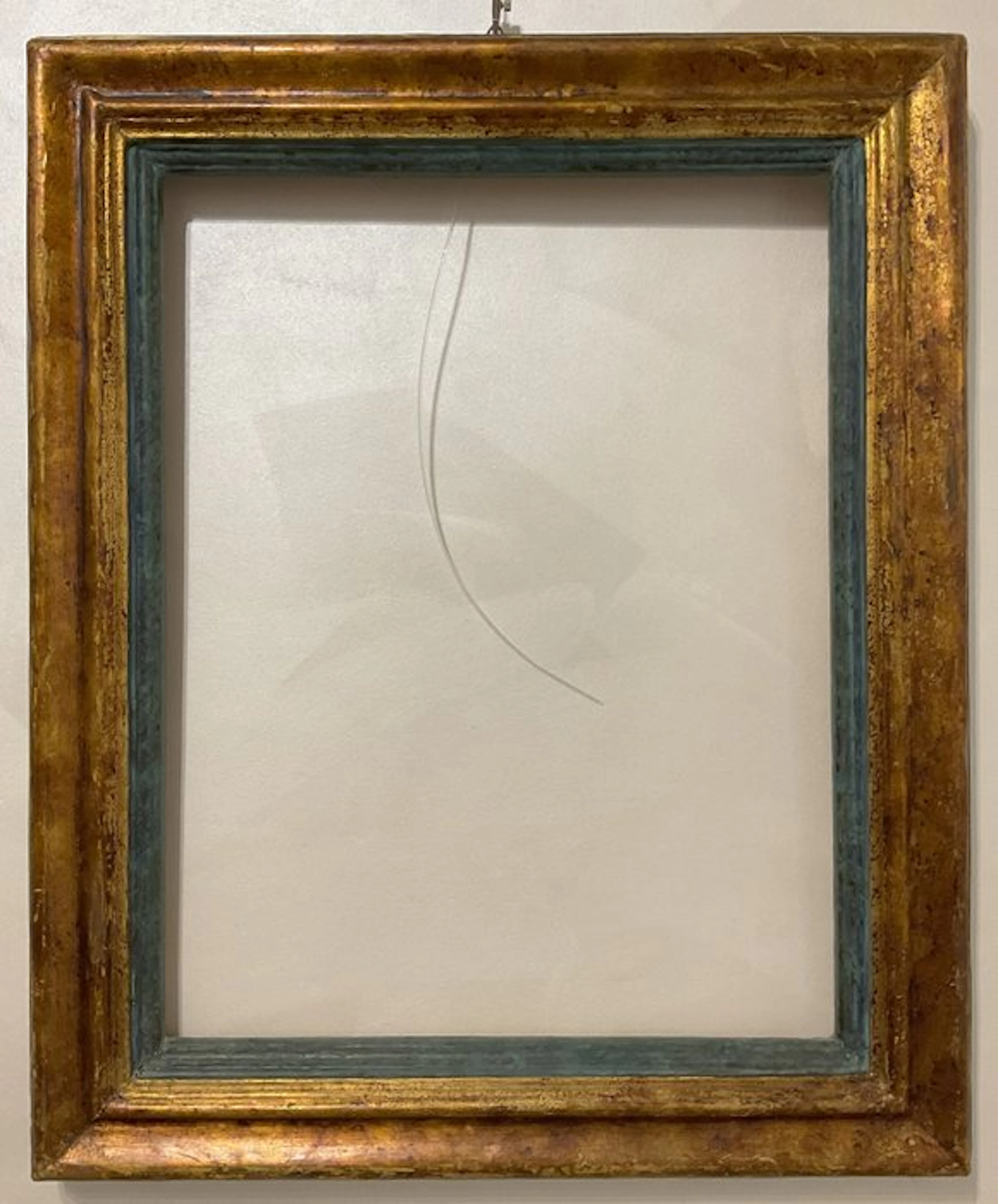 Display frame - Wood, Plaster - 19 sec.