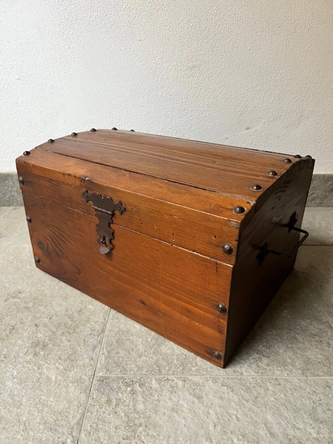Storage trunk - Hardwood