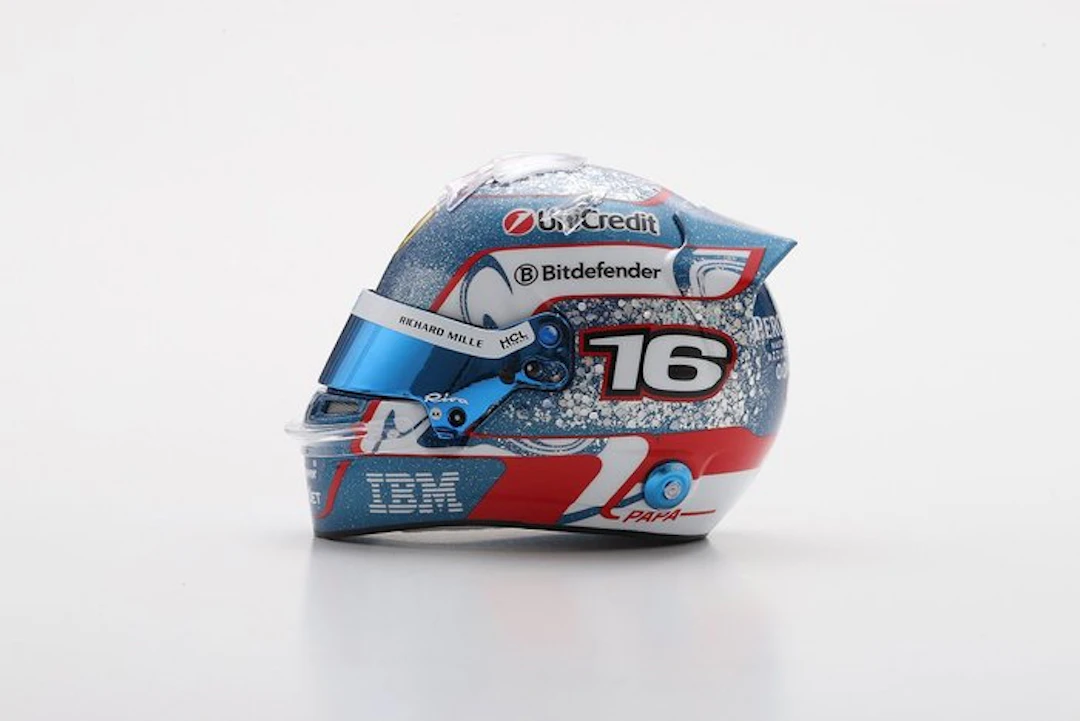 Spark 1 : 5 - Model sports car - BELL HELMET / CASQUE SCUDERIA FERRARI "C