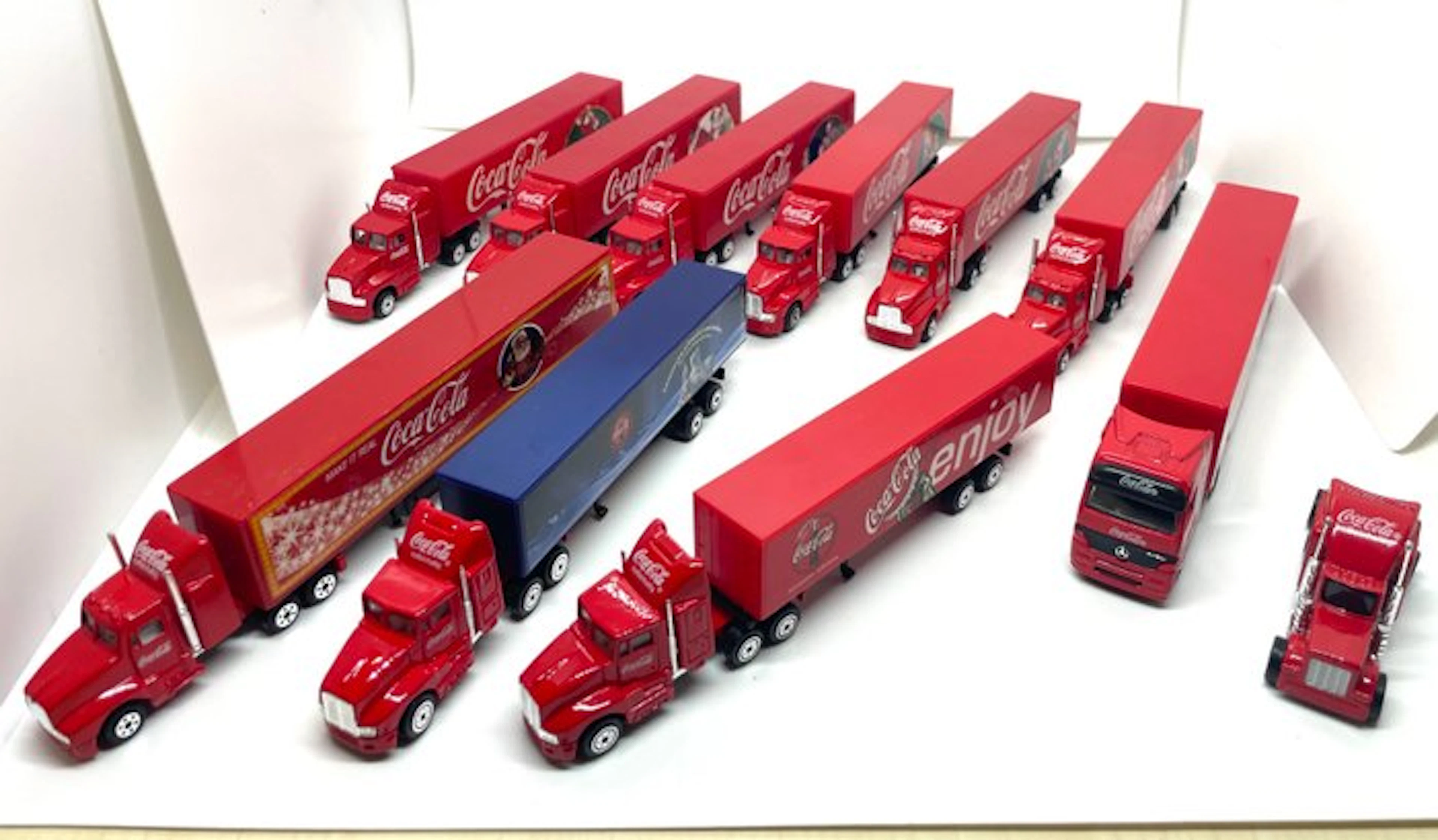 divers 1:87 - Model truck (11) - Coca-Cola vrachtwagen met oplegger