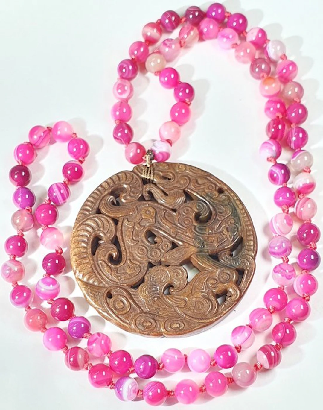 Pink agate and amulet - Dragon and Phoenix - Promotes...