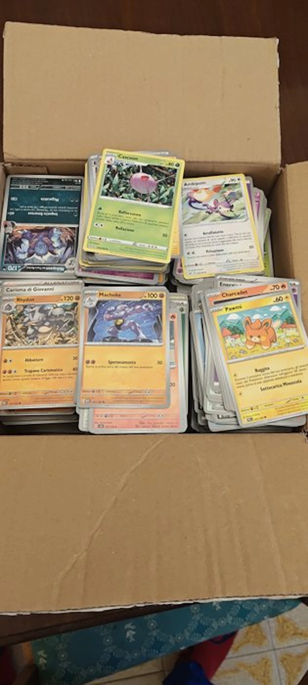 Pokémon - 2500 Bulk cards - Various sets