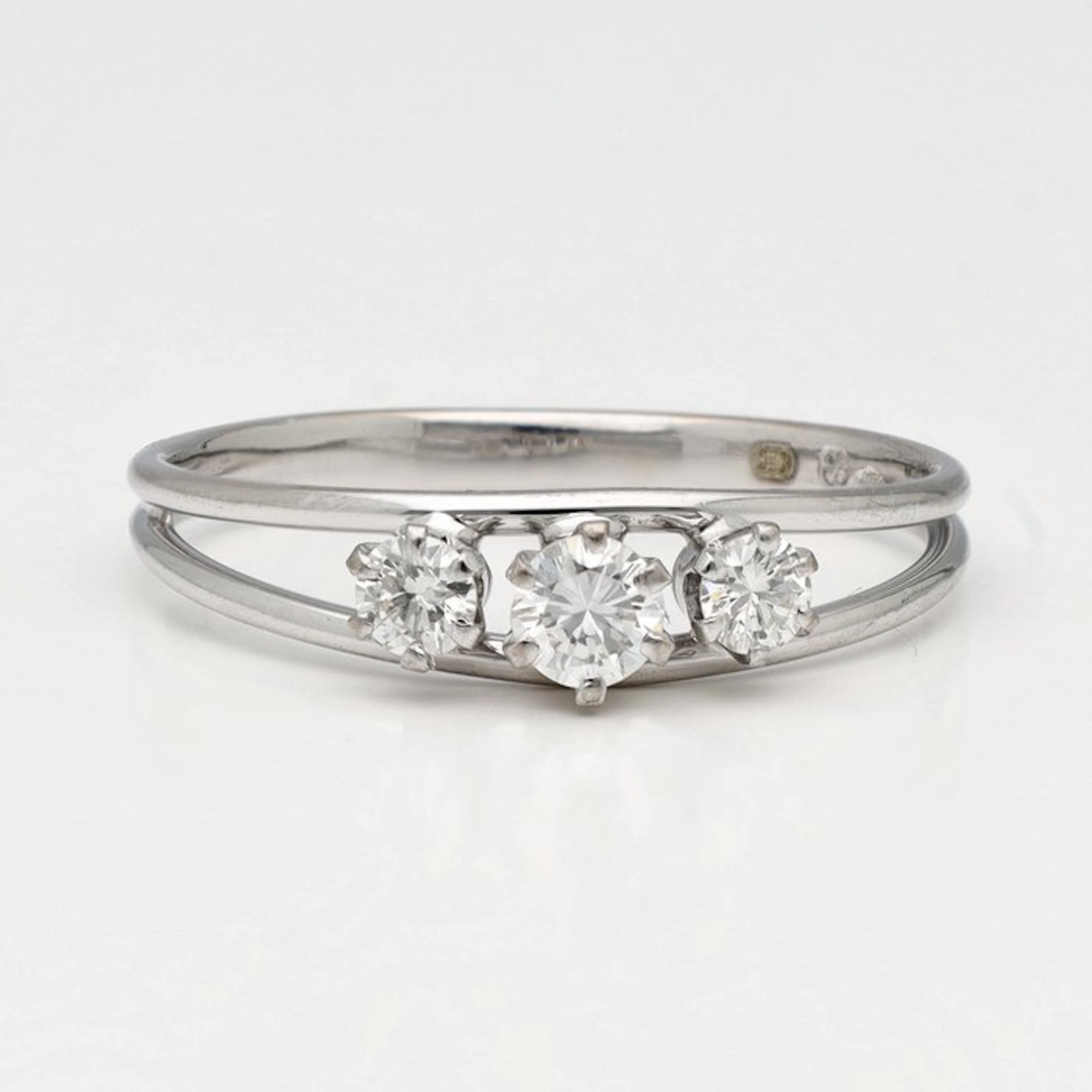Ring - 18 kt. White gold Diamond (Natural)