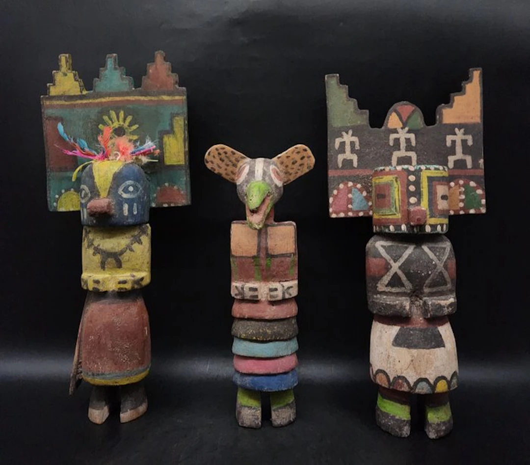 3 Poupées dans le style Kachina / Hopi - Sculpture...