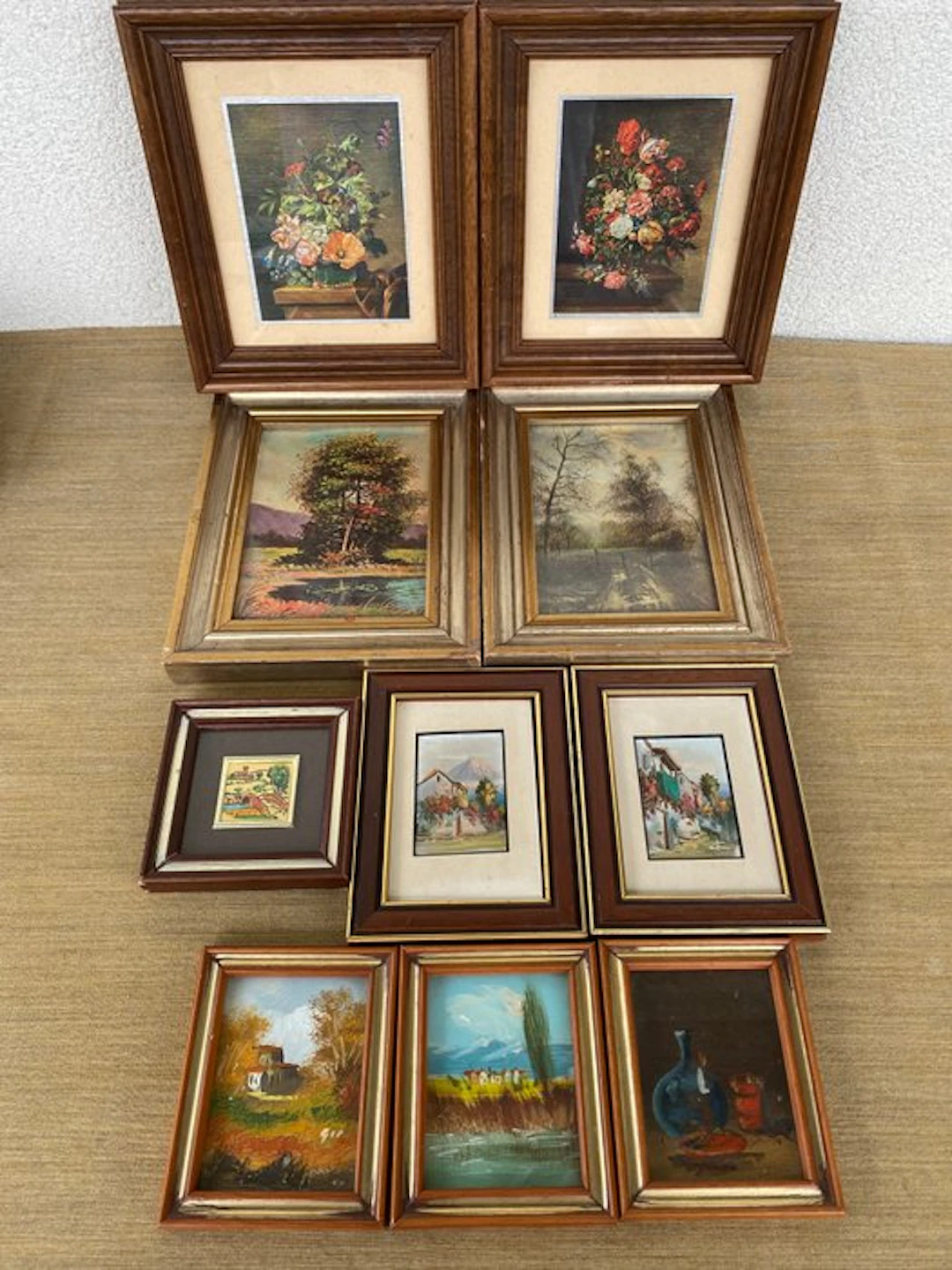 Branded merchandise collection - 18x assorted small paintings