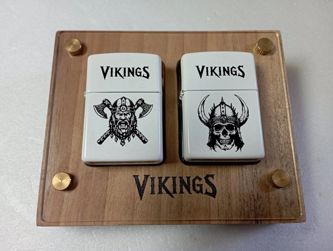 Zippo - Set 2 Zippos Esmaltados - No reserve price - Lighter - Enamel - (2)