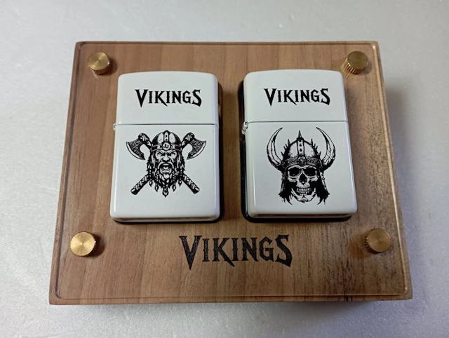 Zippo - Set 2 Zippos Esmaltados - No reserve price - Lighter - Enamel - (2)