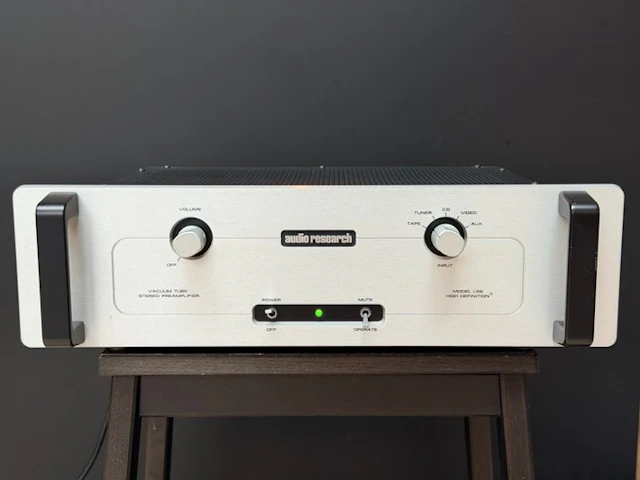 Audio Research - LS8 Vacuum Tube Line-Stage Preamplifier