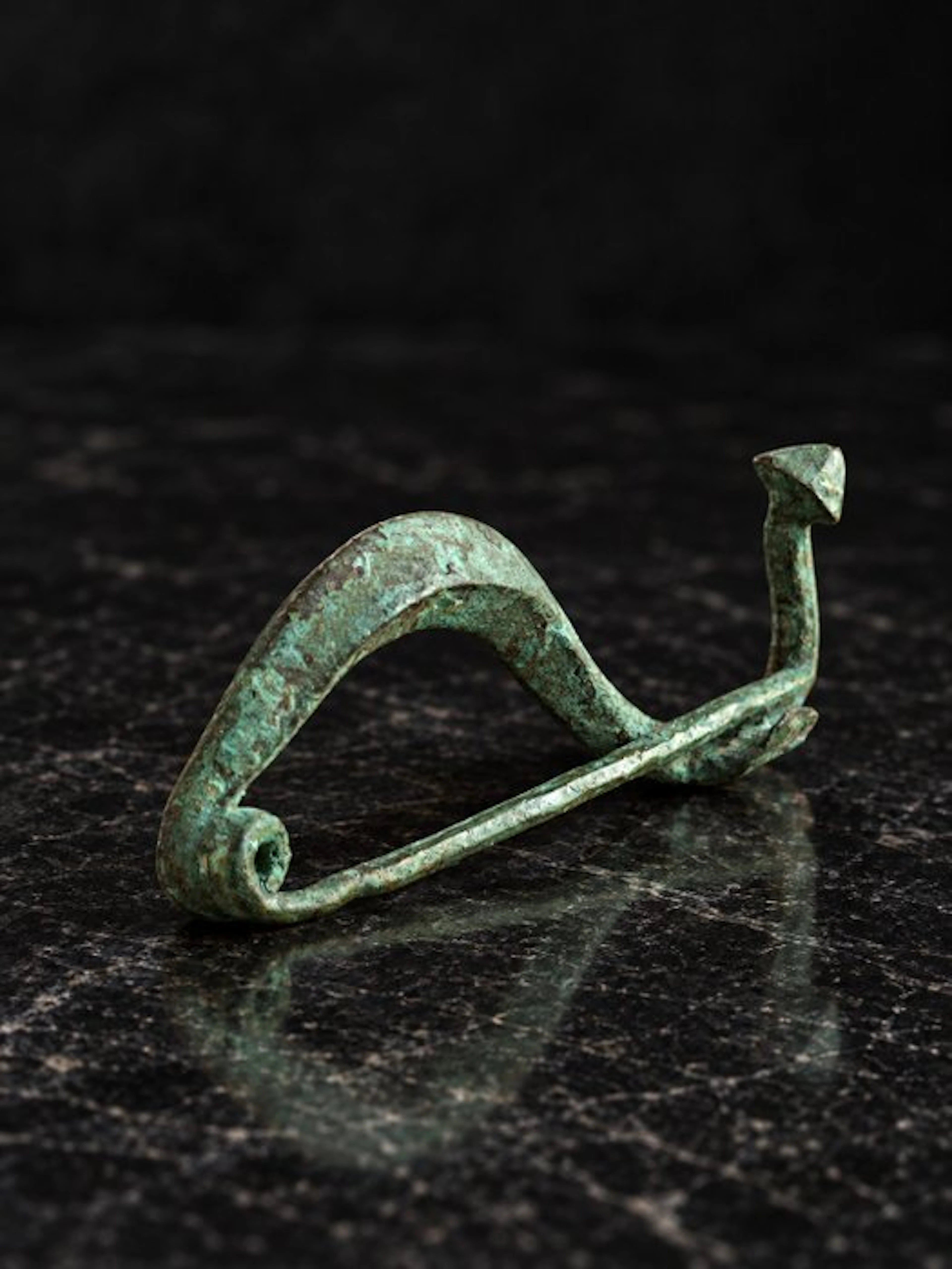 Celtic Bronze Bow Fibula - 4th to 3rd Century BC - 4.7 cm (No reserve price)
