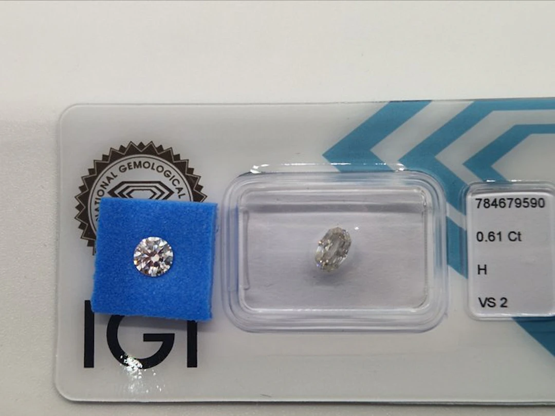 2 pcs Diamond (Natural) - 1.11 ct - Fantasy - H