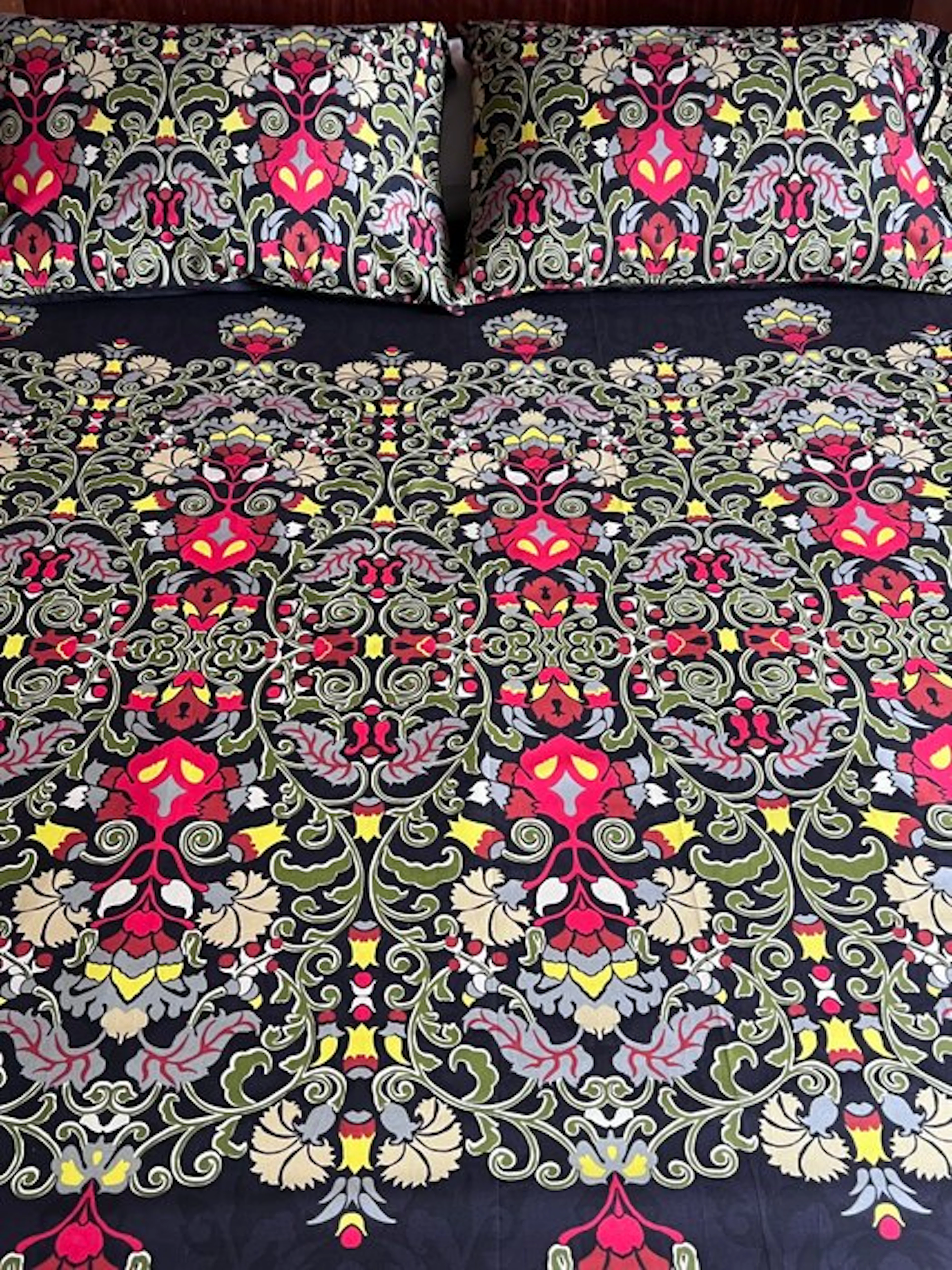 Bedspread with two pillowcases