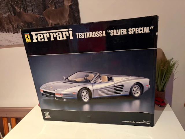 Pocher 1:8 - Model kit - Ferrari Testarossa - Silver Special