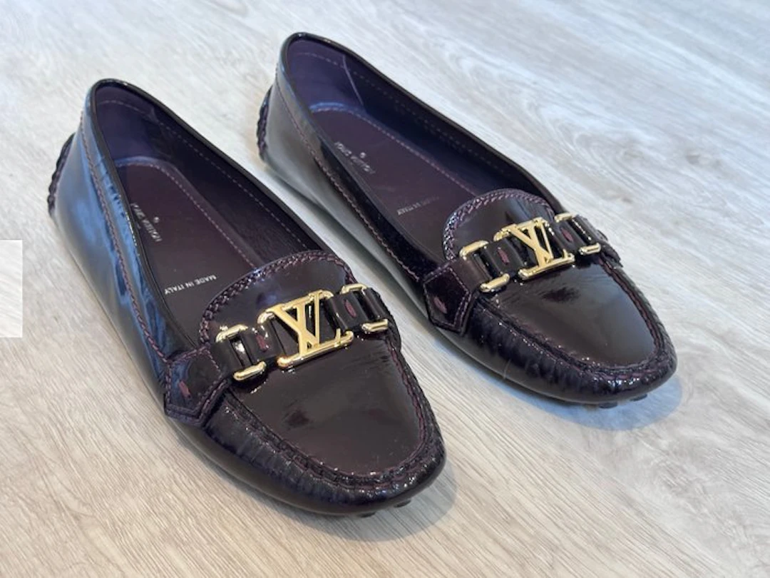 Louis Vuitton - Moccasins - Size: EU 39
