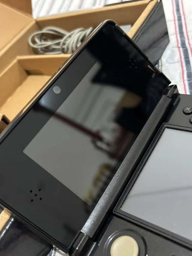 Nintendo - Nintendo 3DS - Nintendo 3DS - Handheld game console - In