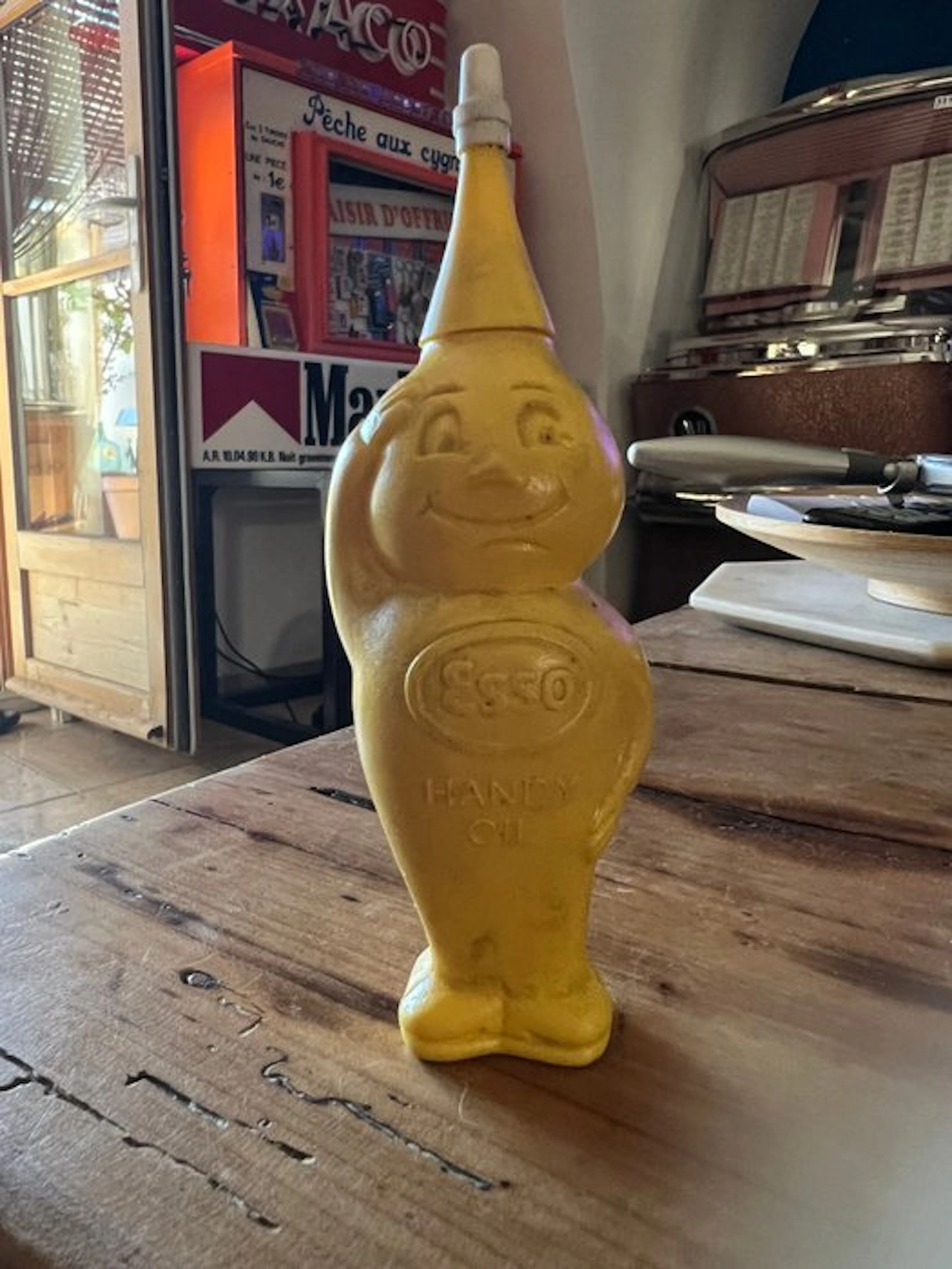 esso - Oil can - oil burette - Plastic - Rare burette Mr. Esso