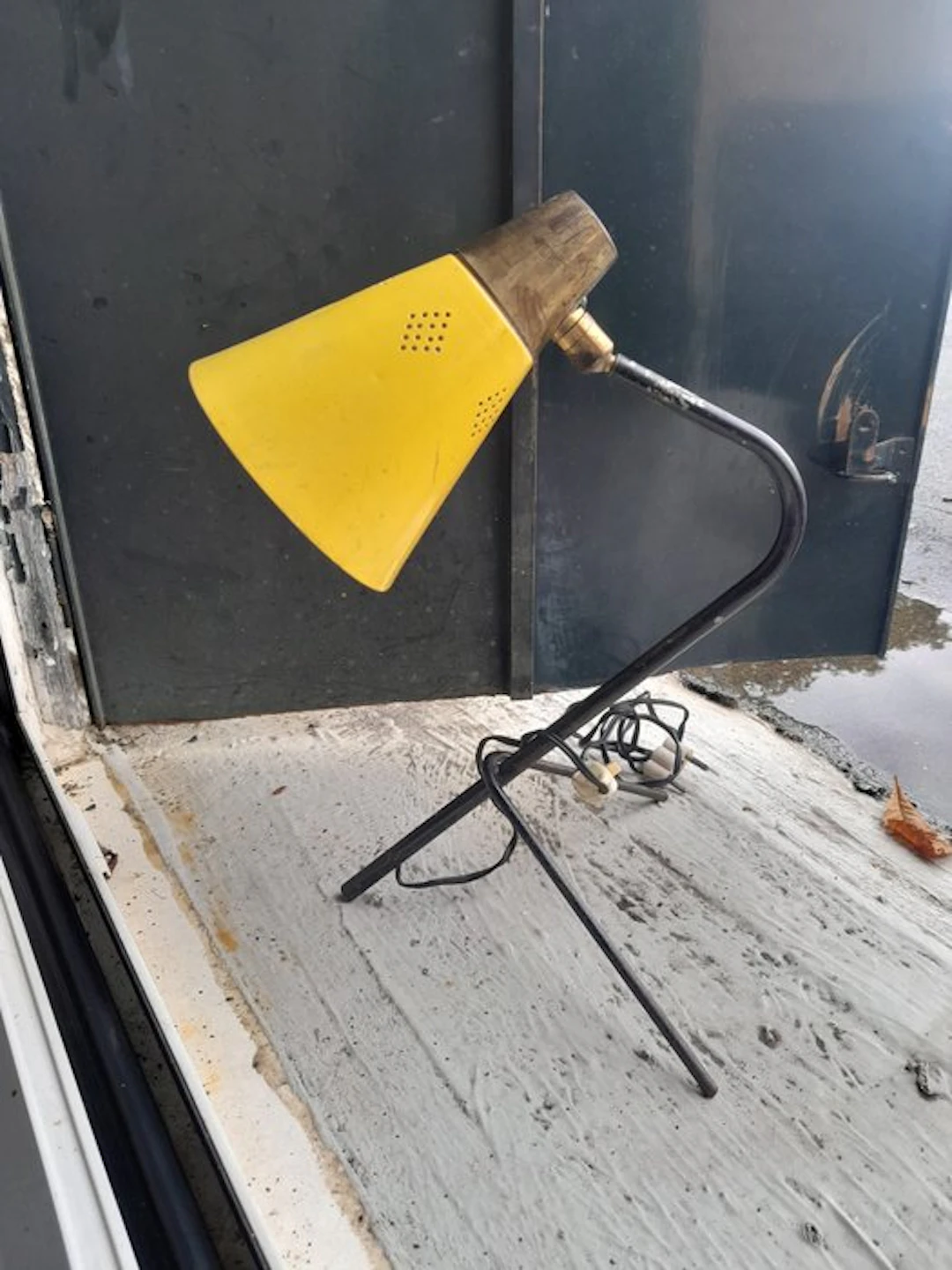 Tripod table lamp - Metal, Brass - Tripod desk lamp.