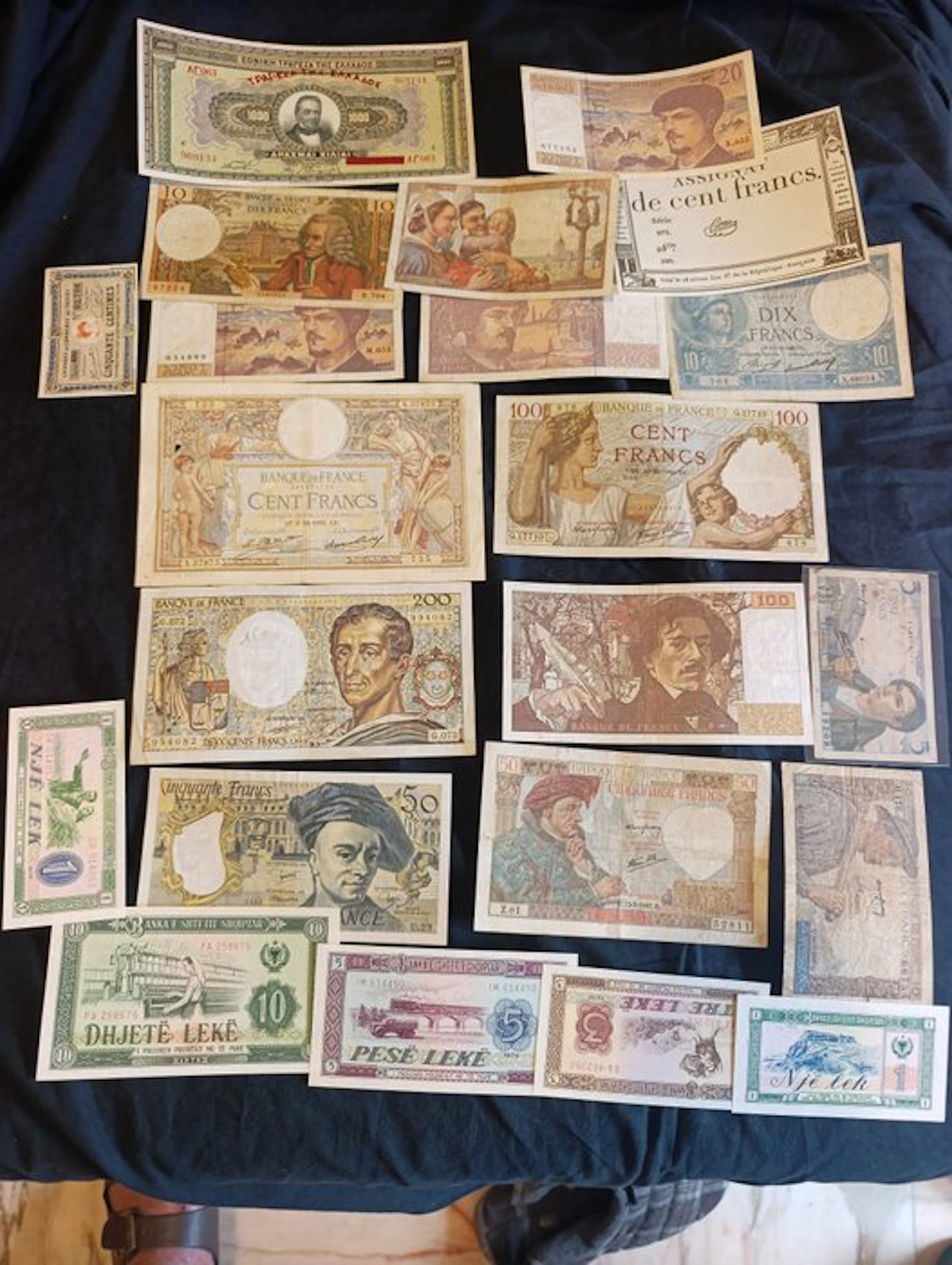 World. - 21 banknotes - various dates (No reserve price)