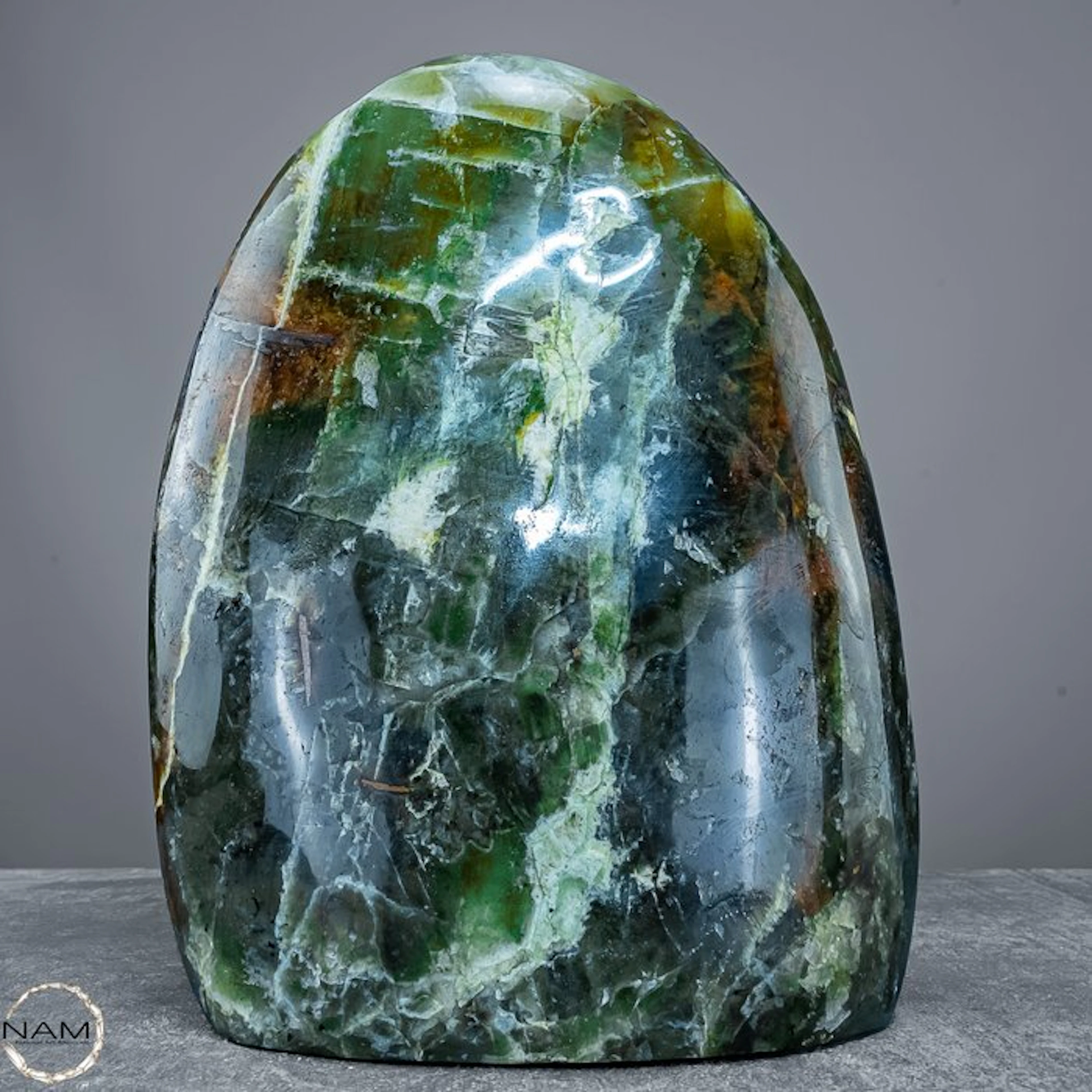 Außergewöhnliche Garnierit-Freeform – Grüner Mondstein- 3119.64 g