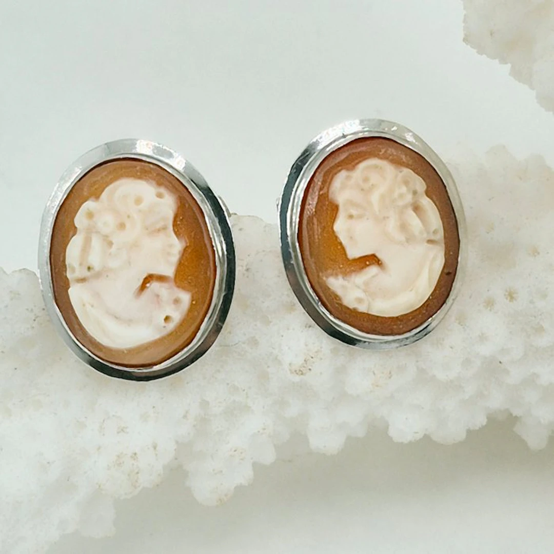 Silver, No Reserve - Earrings - Hand-engraved Cameos