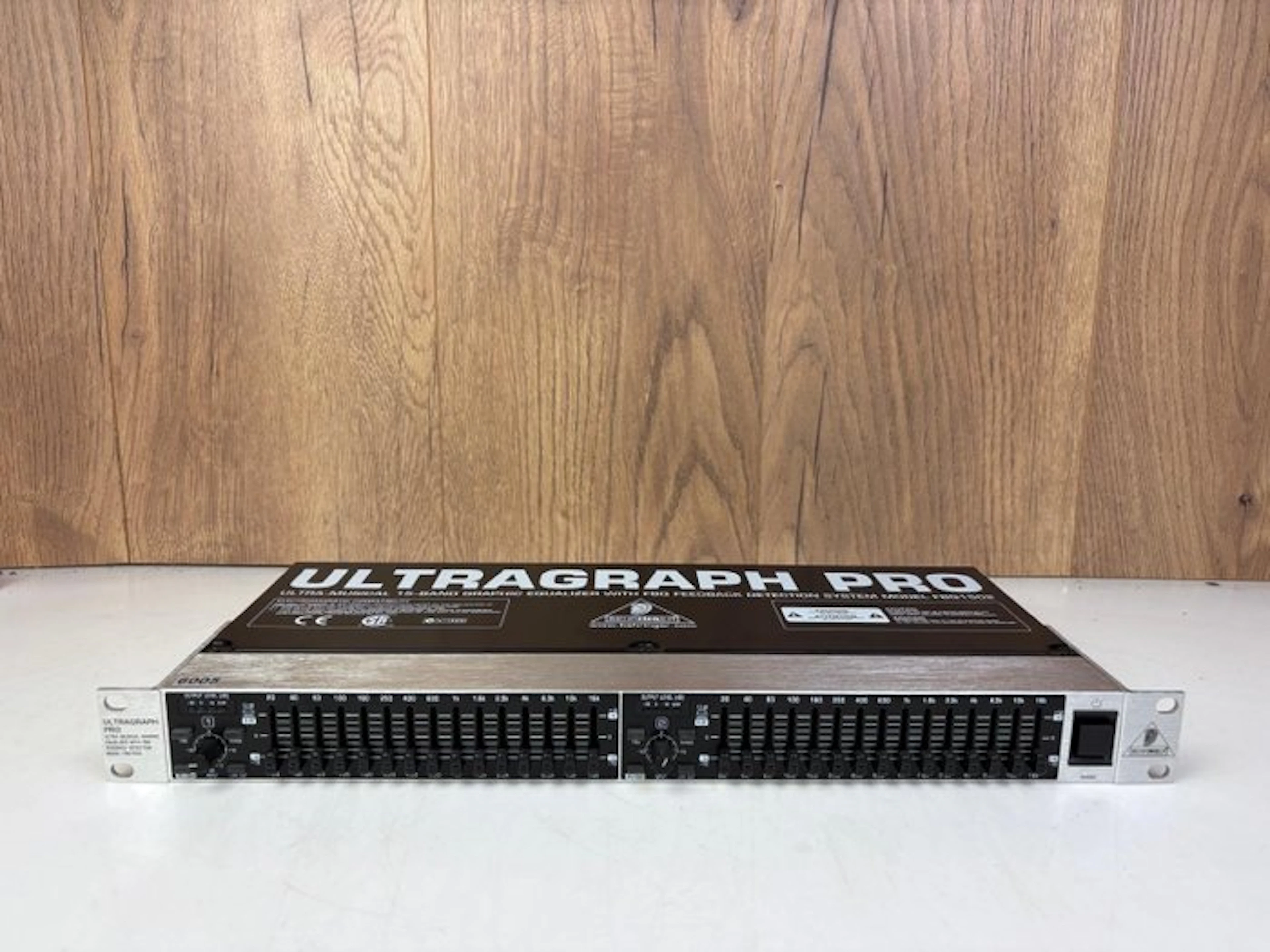Behringer - FBQ-1502 Stereo graphic equalizer