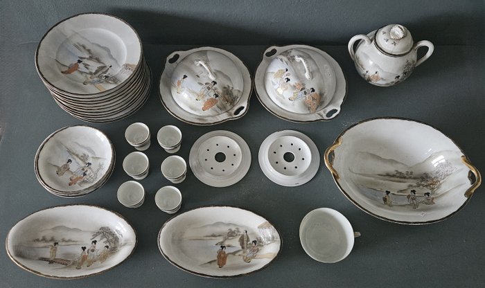 Cup and saucer - Porcelain