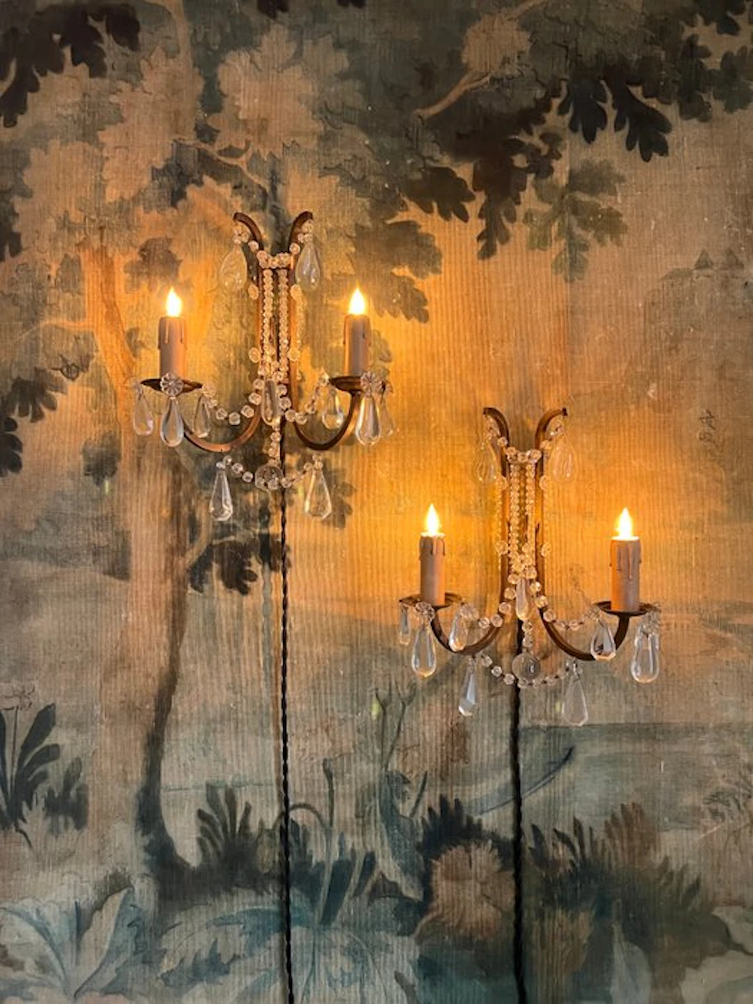 Wall sconce (2) - Bronze, Glass - Pair of wall sconces with crystal pendants