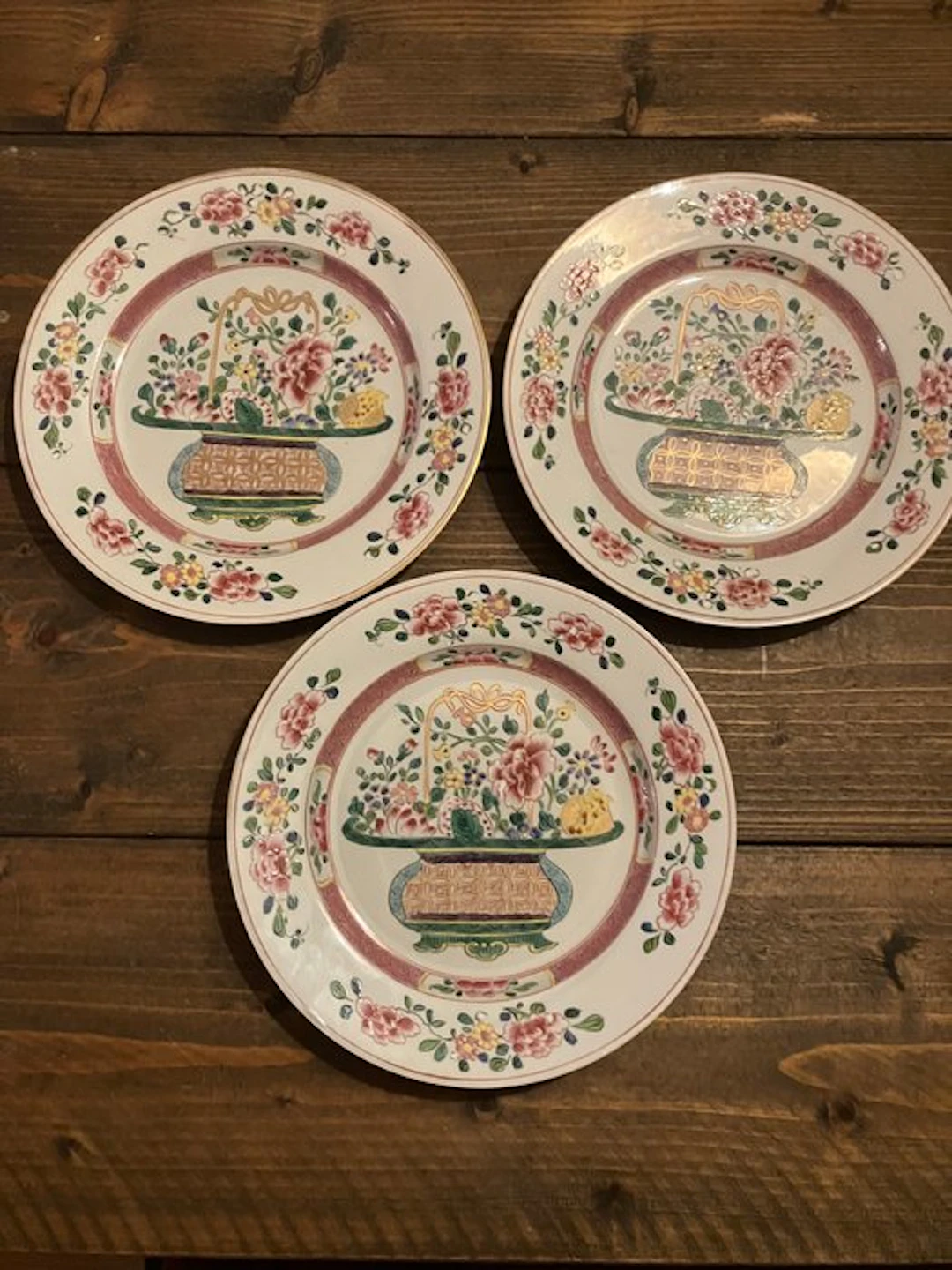 Wall plate (3) - Porcelain