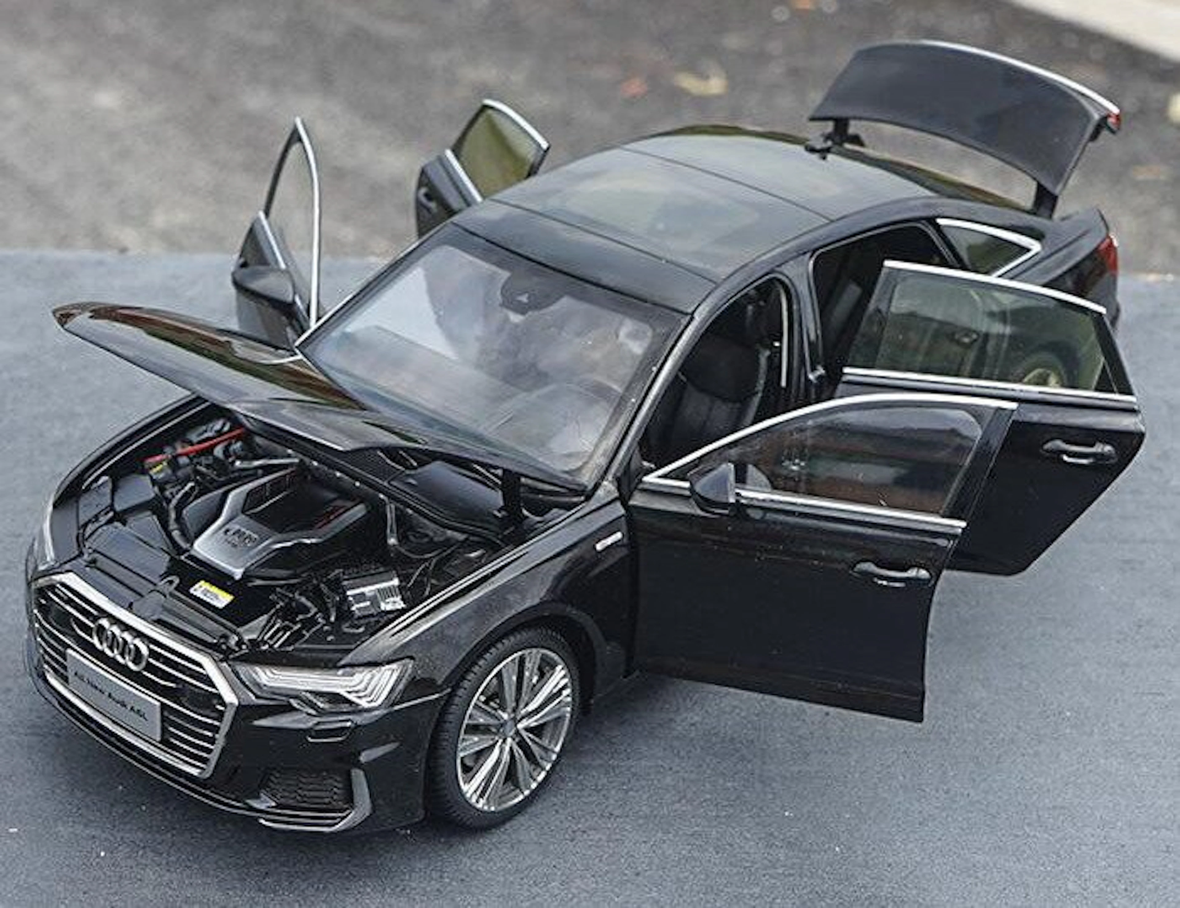 Paudi 1:18 - Model car - Audi A6L - 2019 - Zwart - HQ model