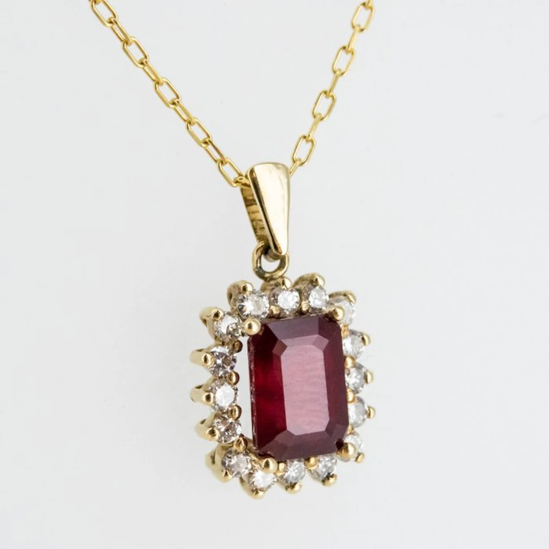 Pendant - 14 kt. Yellow gold Ruby - Diamond