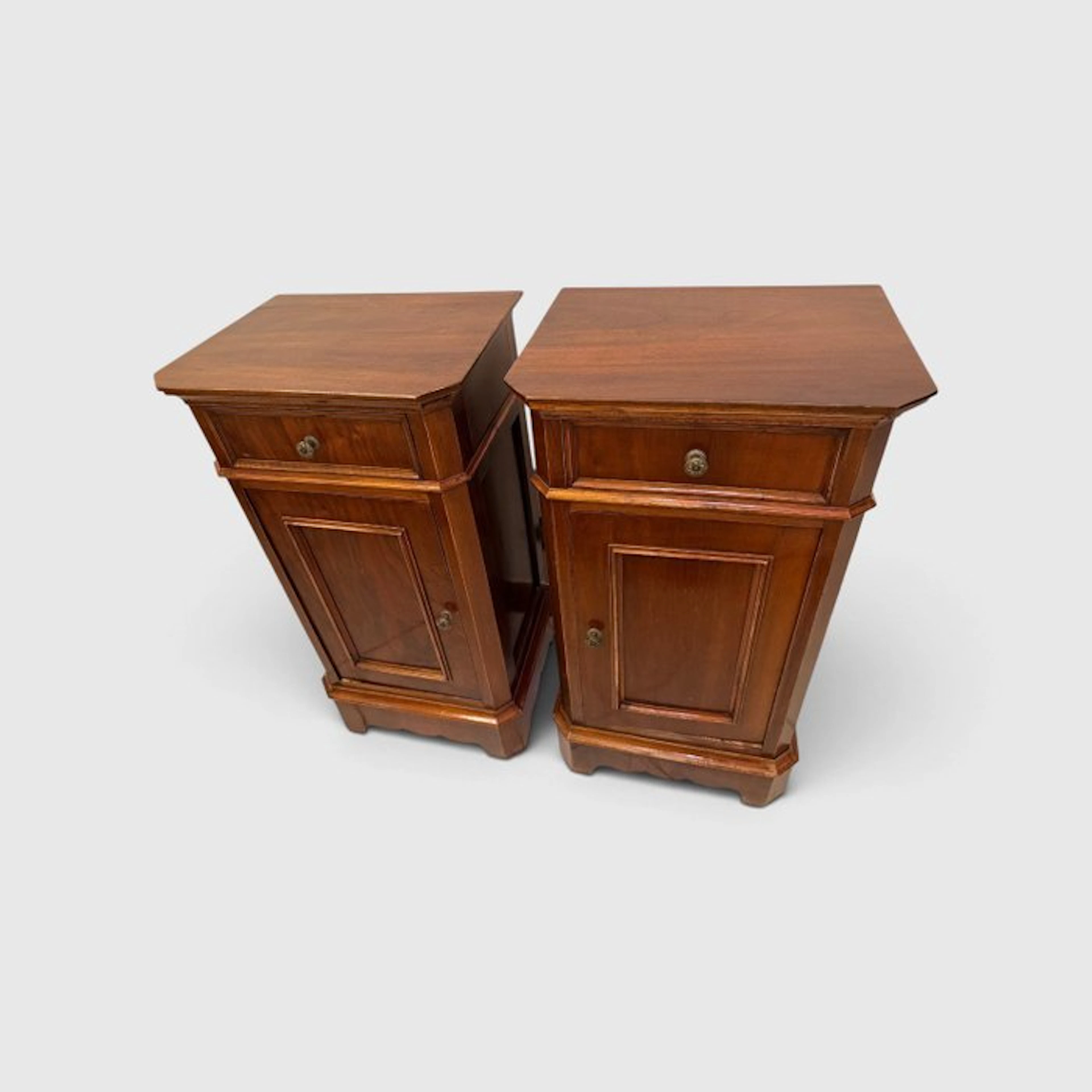 Nightstand - Walnut - Bedside tables