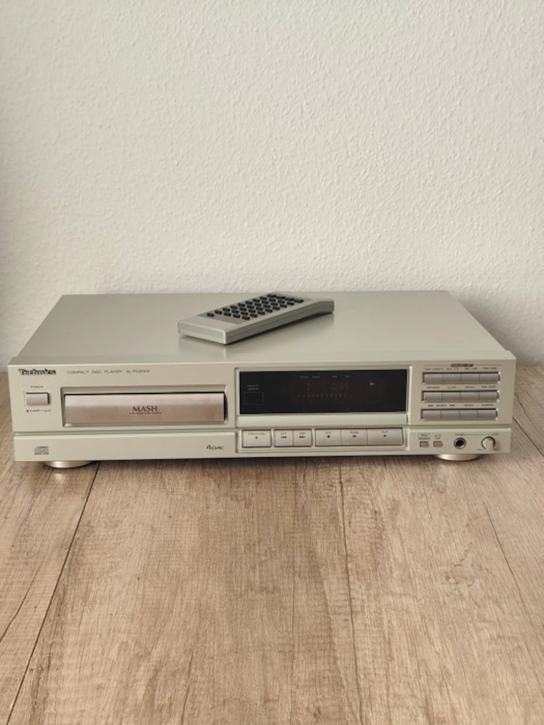 Technics - SL-PG200A CD player