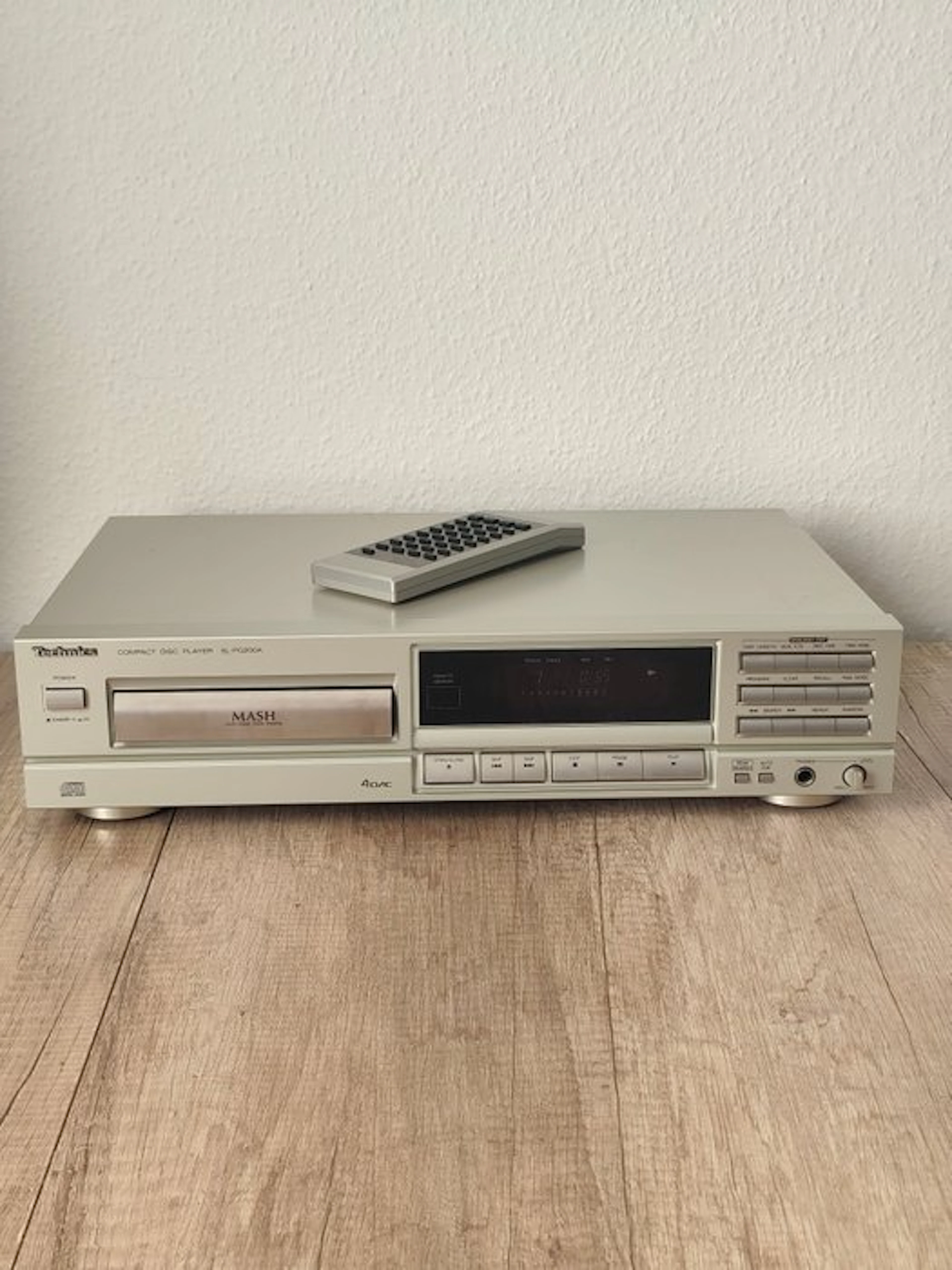 Technics - SL-PG200A CD player