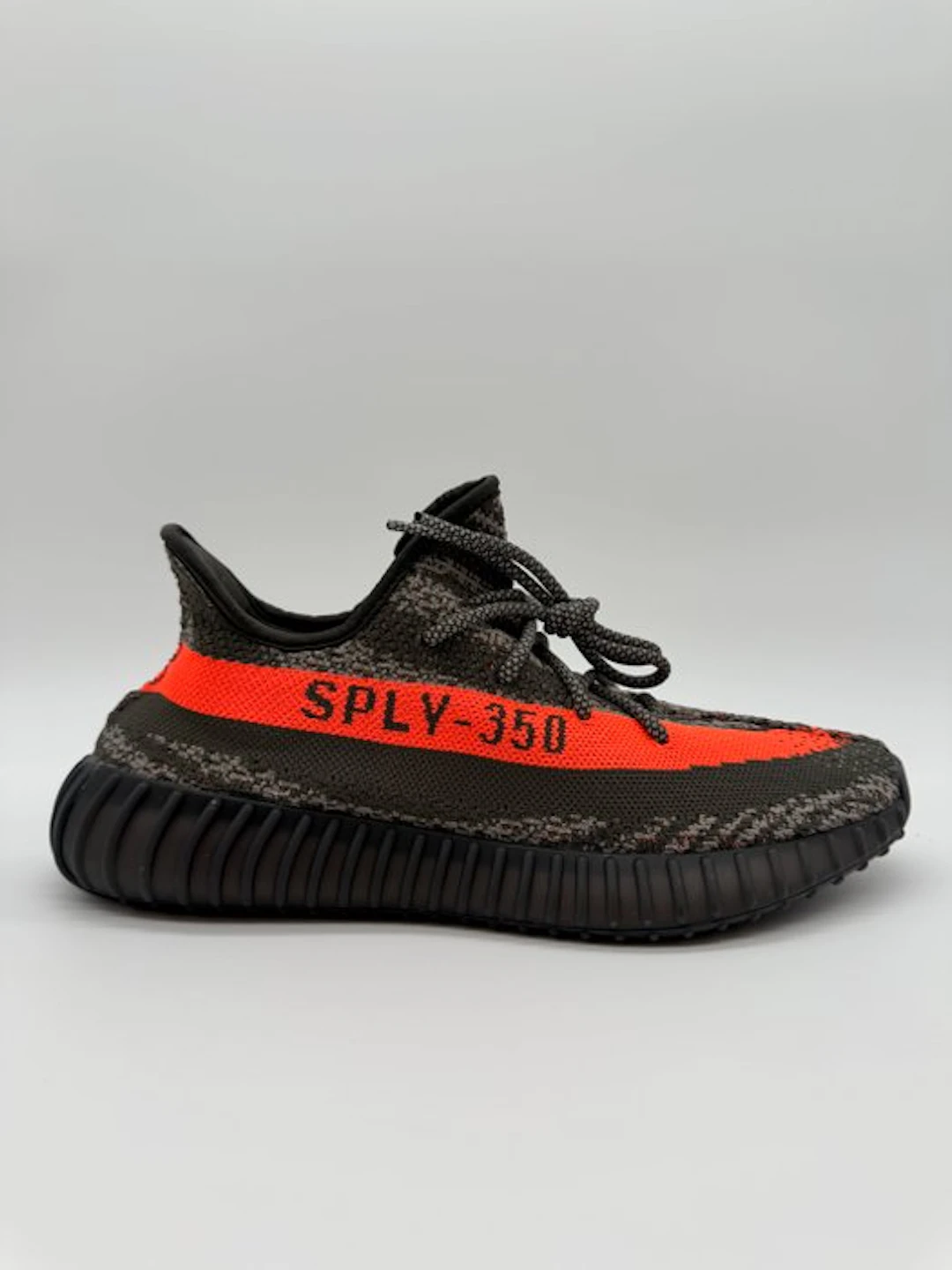 Yeezy X Adidas - Yeezy Boost 350 V2 Carbon Beluga...