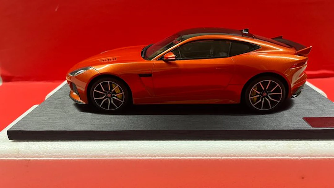 Top Speed 1:18 - Model sports car - Jaguar F-TYPE SVR Coupé