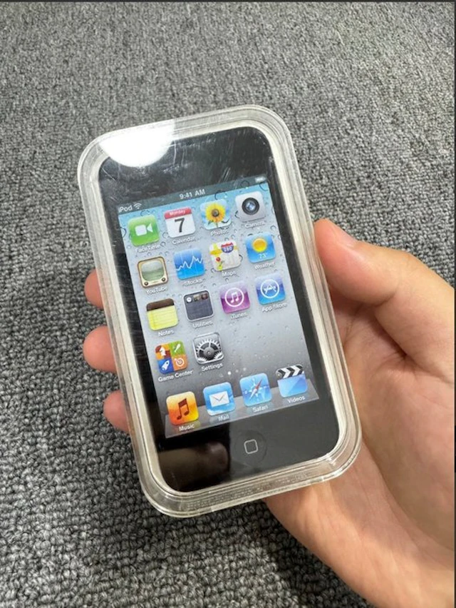 Apple - iPod touch 4 16 Giga New Sealed iPod