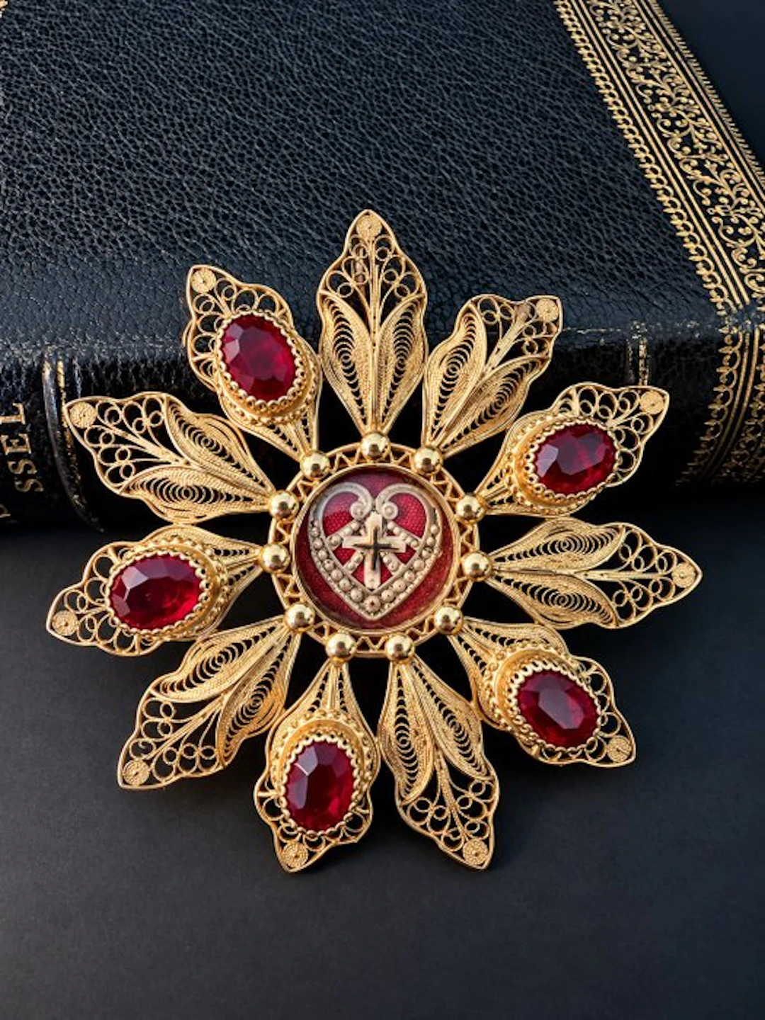 Reliquary - Alloy - 1850-1900 - Holy Cross of Our Lord Jesus Christ.