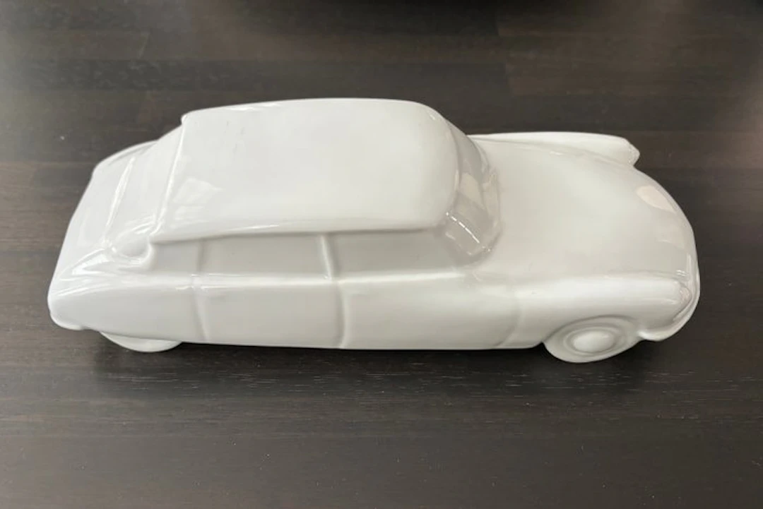 Porcelain model of the Citroën DS - Citroën - DS