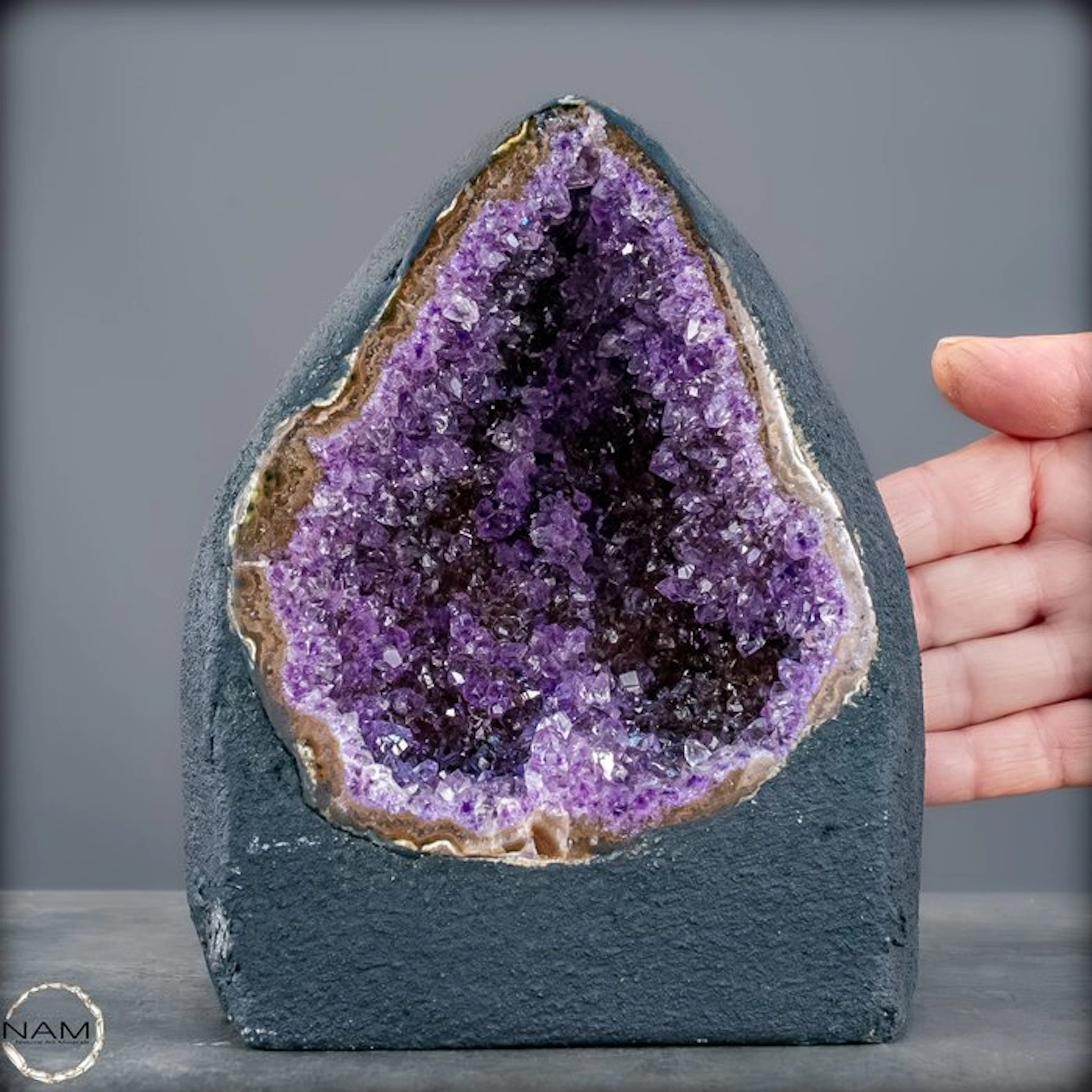 Rarity from Uruguay – amethyst druse with perfect Crystal- 2390.51 g
