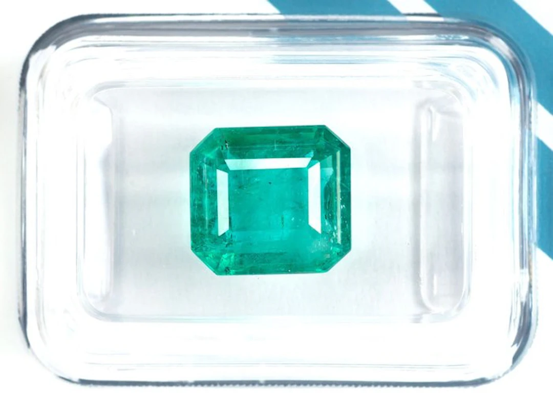 Emerald - 3.07 ct - International Gemological Institute...