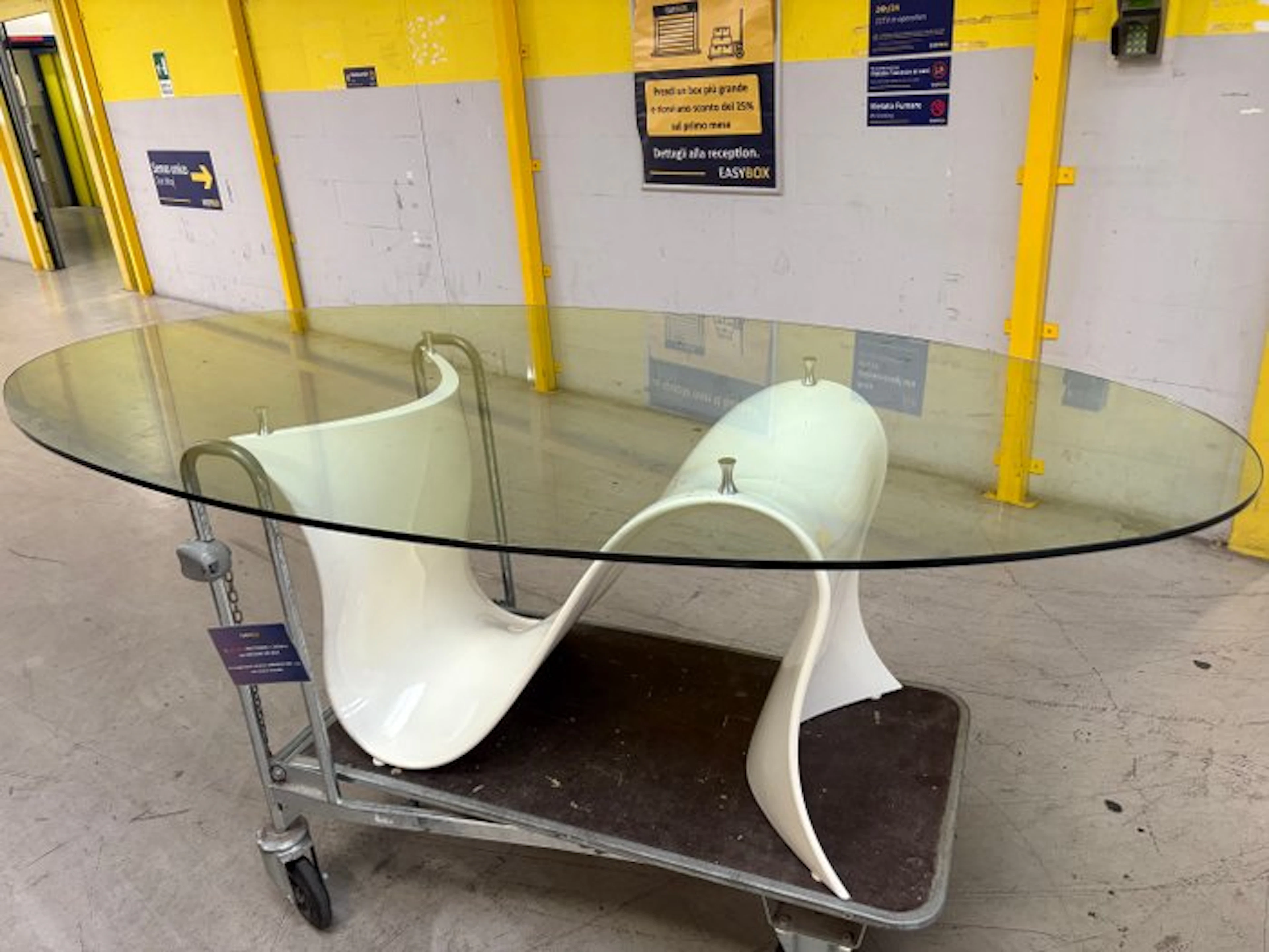 Tonin - Studio 28 - Dining table - Wave - Fibreglass, Crystal