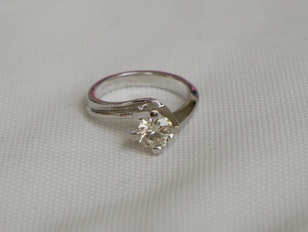 Ring - 18 kt. White gold - 0.95ct. tw. Diamond (Natural) - Diamond