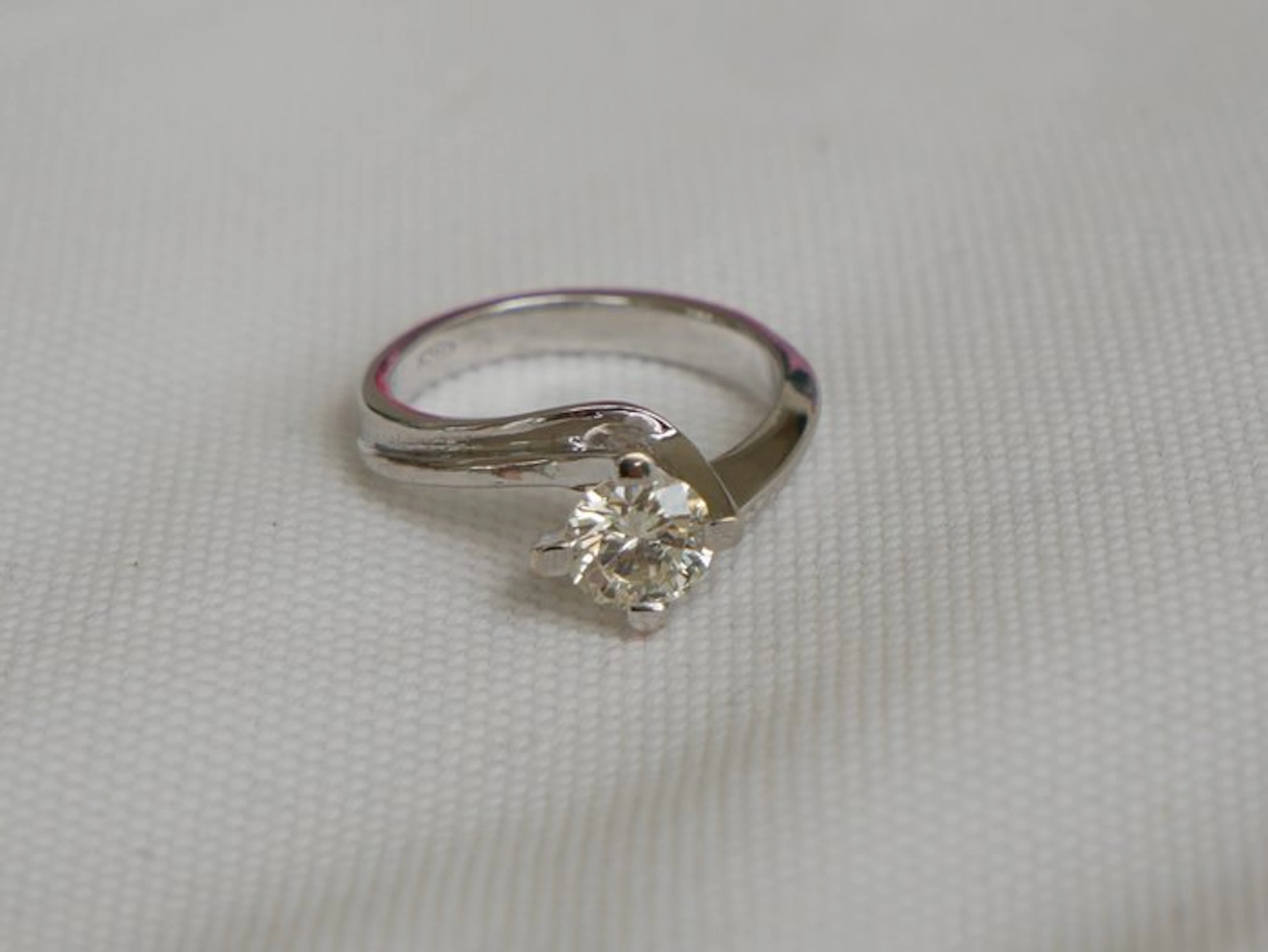 Ring - 18 kt. White gold - 0.95ct. tw. Diamond (Natural) - Diamond