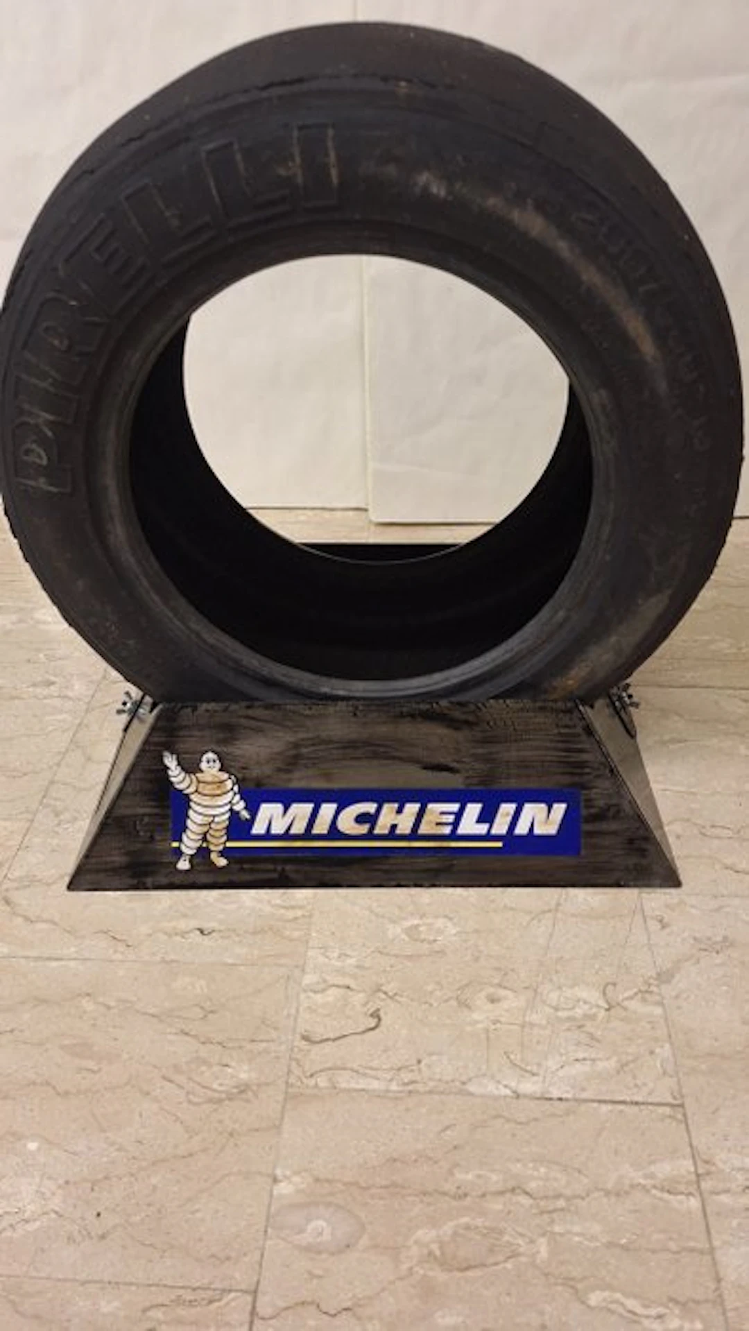 Gum Holder - Michelin