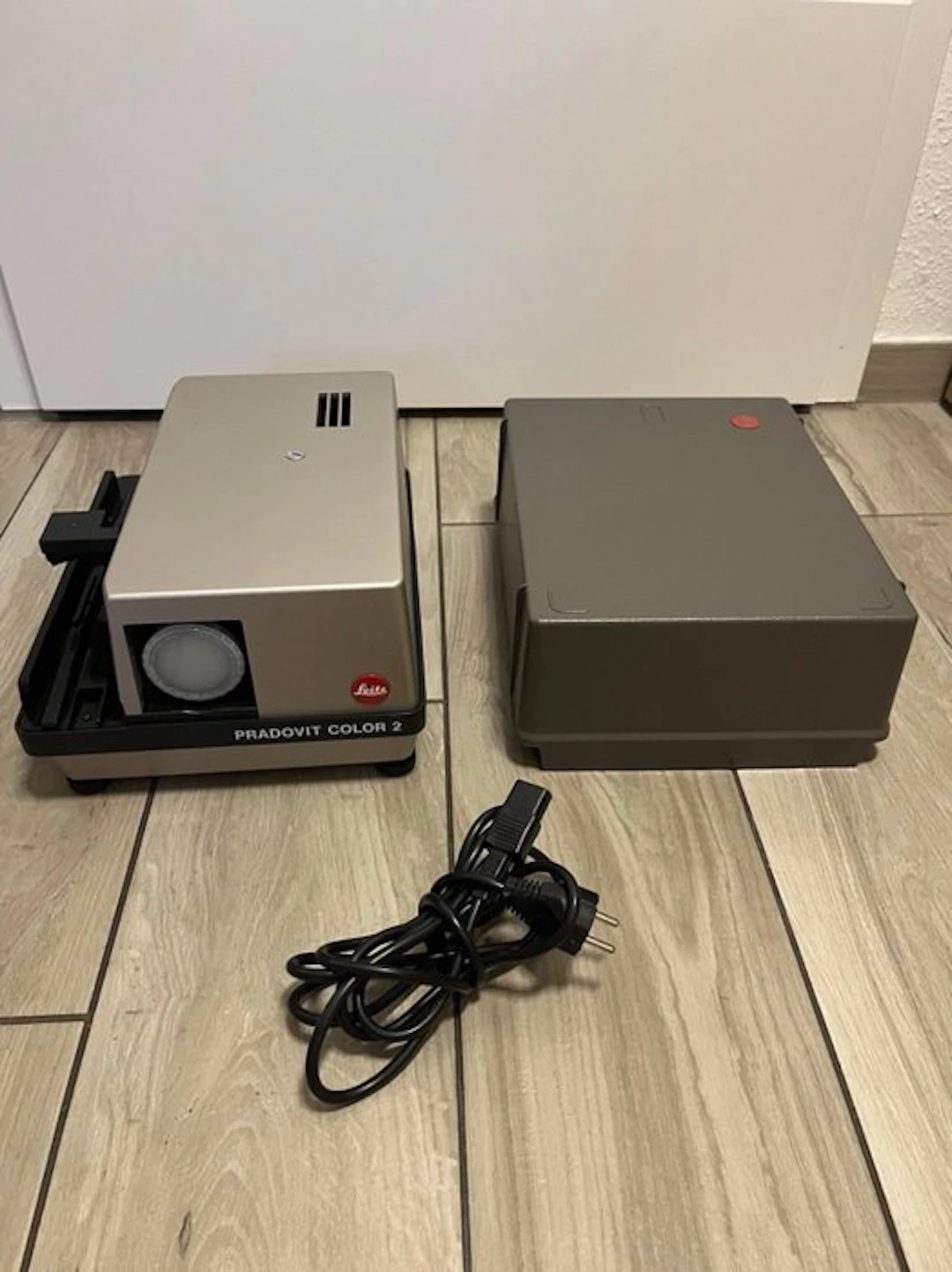 Leitz Pradovit Color 2 Diaprojektor Slide projector