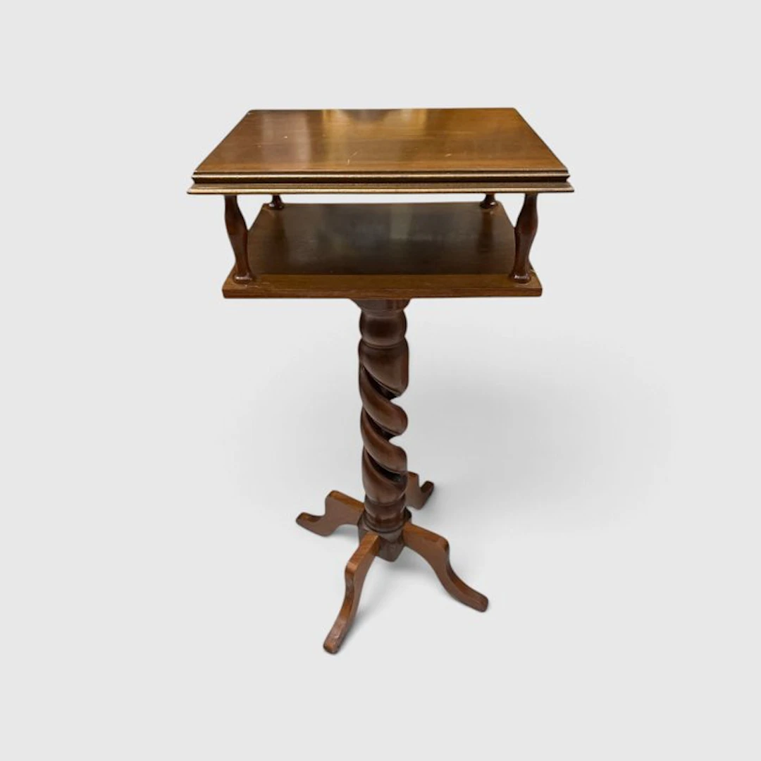 Side table - Walnut